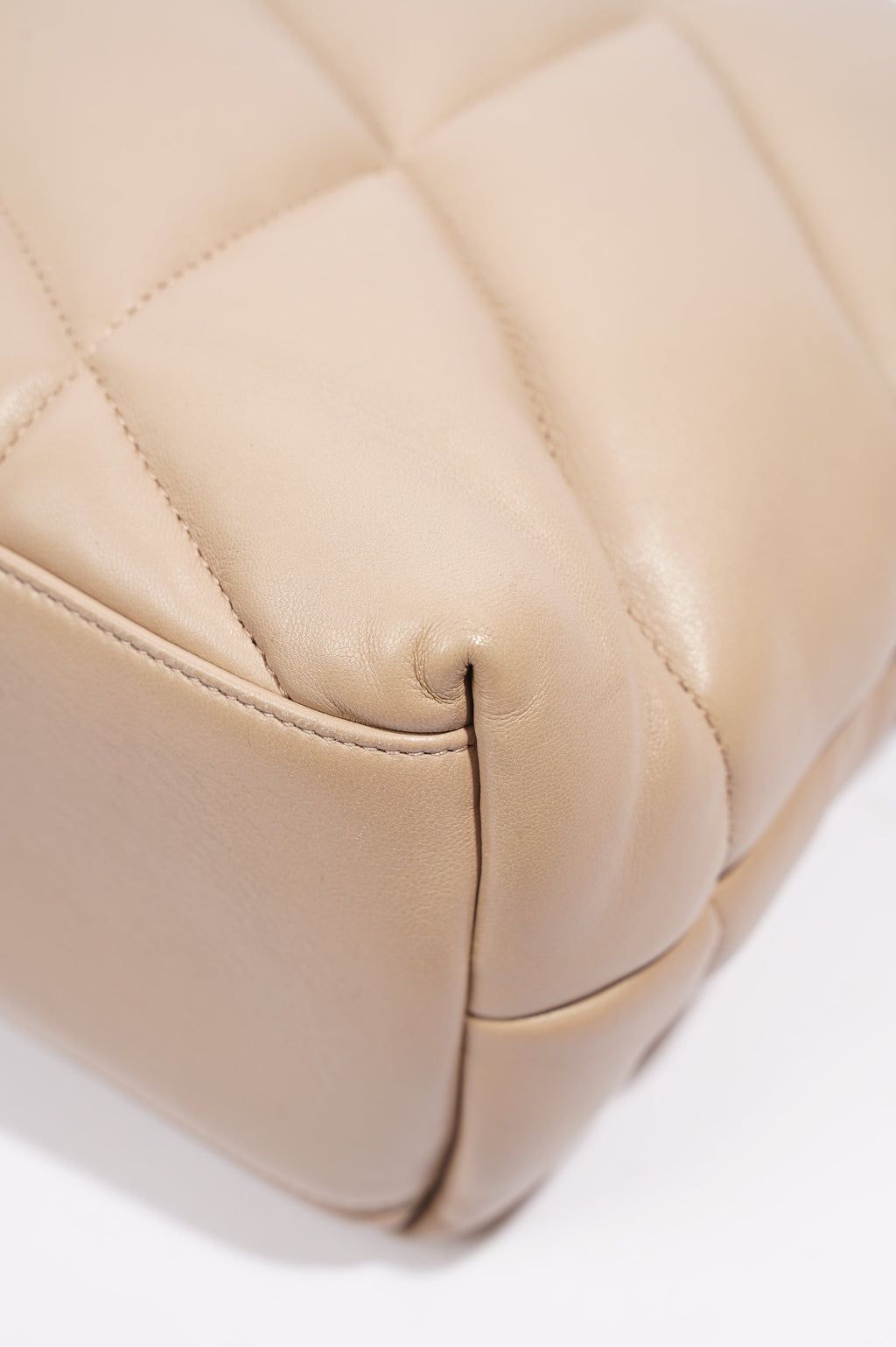 Saint Laurent Womens Lou Lou Beige Medium