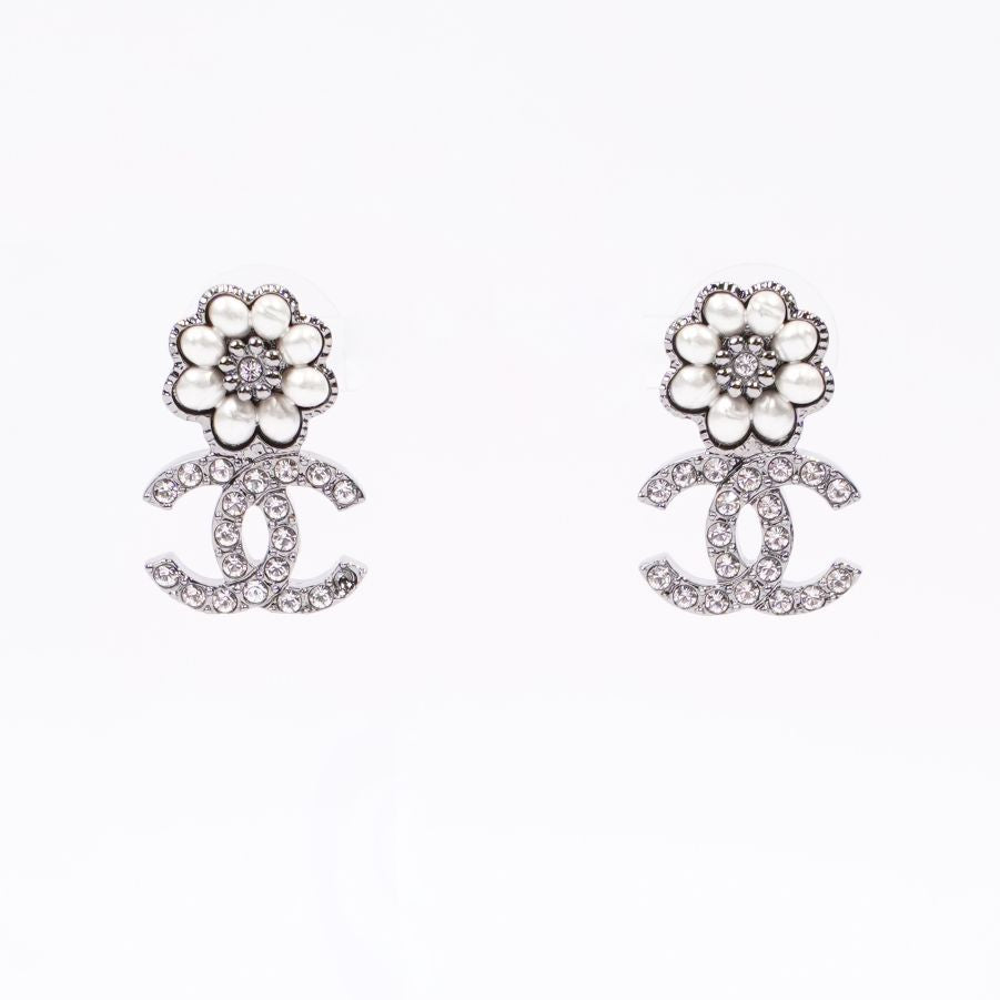 Chanel Womens CC Earring Silver