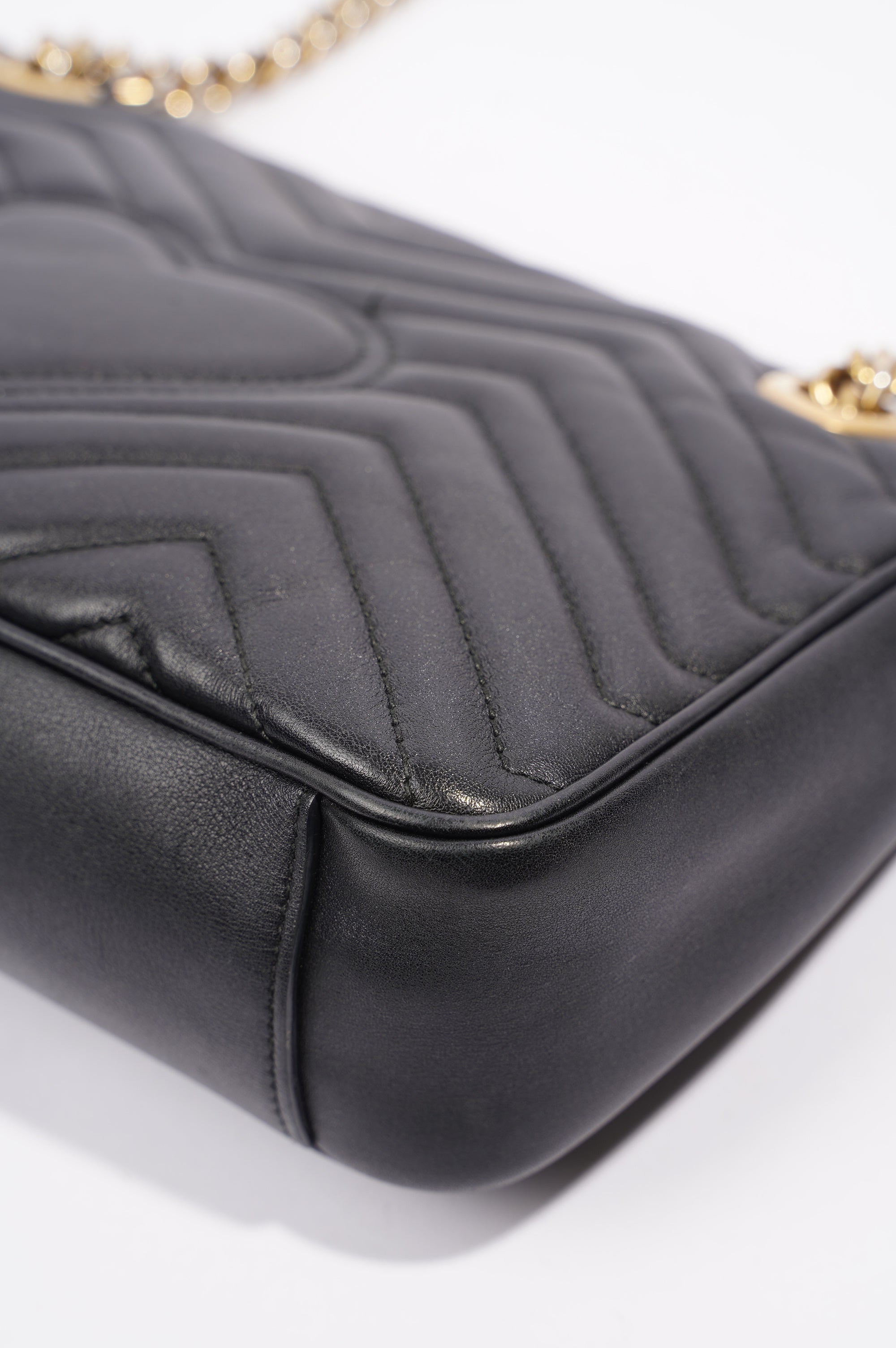 Gucci Womens Marmont Flap Black Gold Small