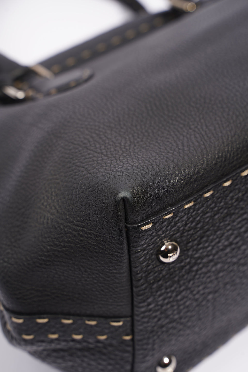 Fendi Womens Selleria Handbag Black