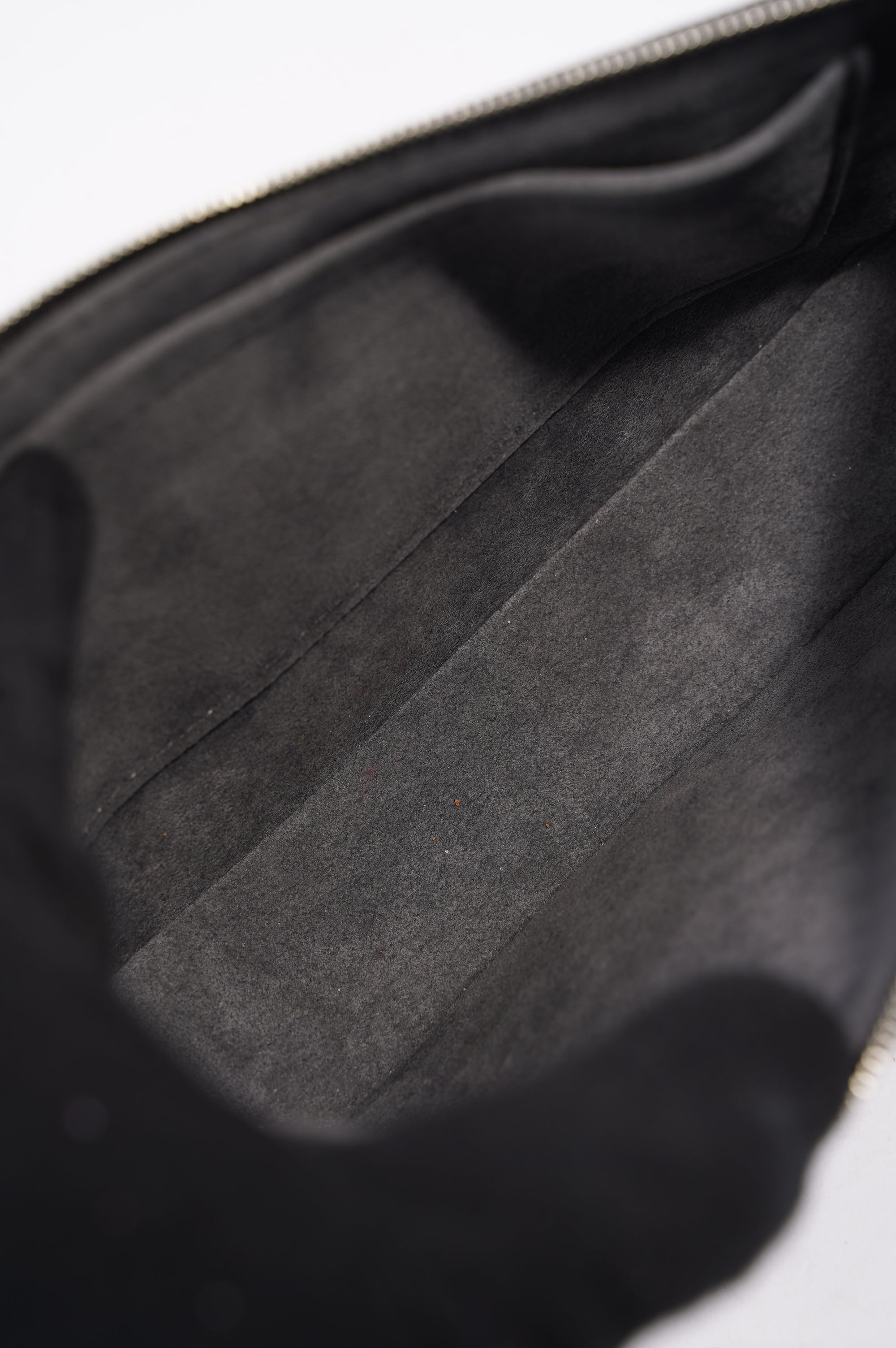 Louis Vuitton Womens Pochette Accessoires Black Epi Leather