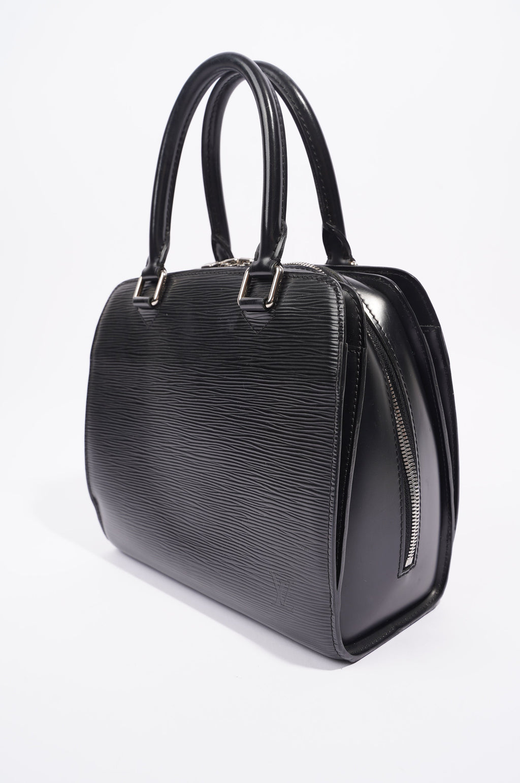 Louis Vuitton Womens Pont Neuf Black Epi Leather