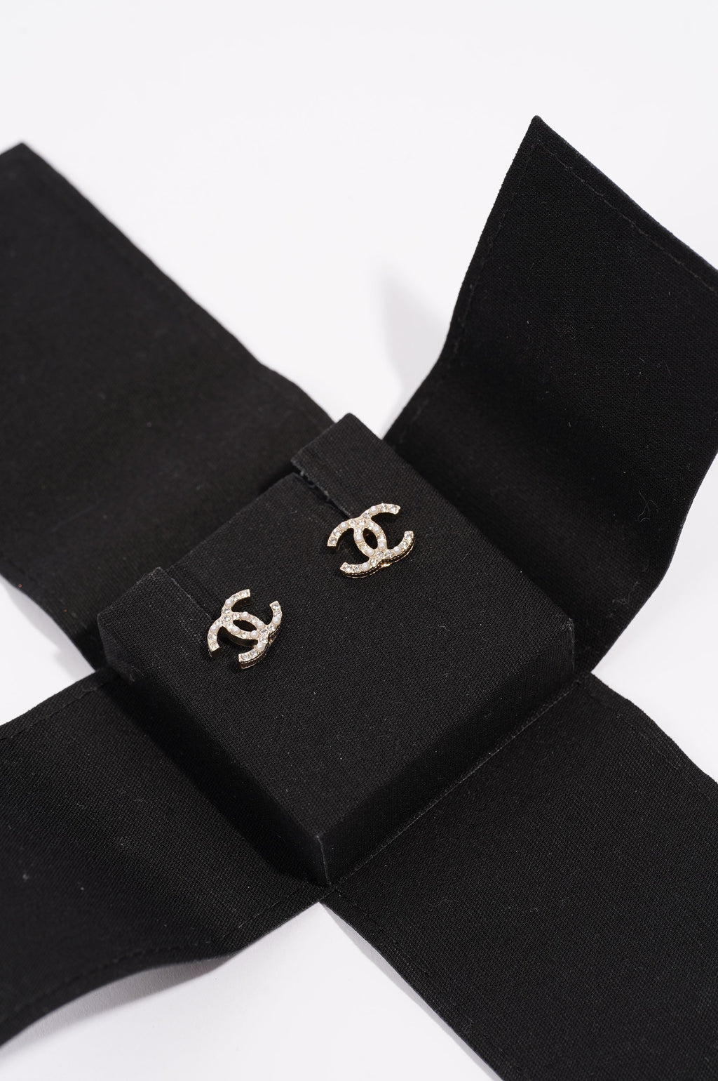 Chanel Womens CC Earrings Silver
