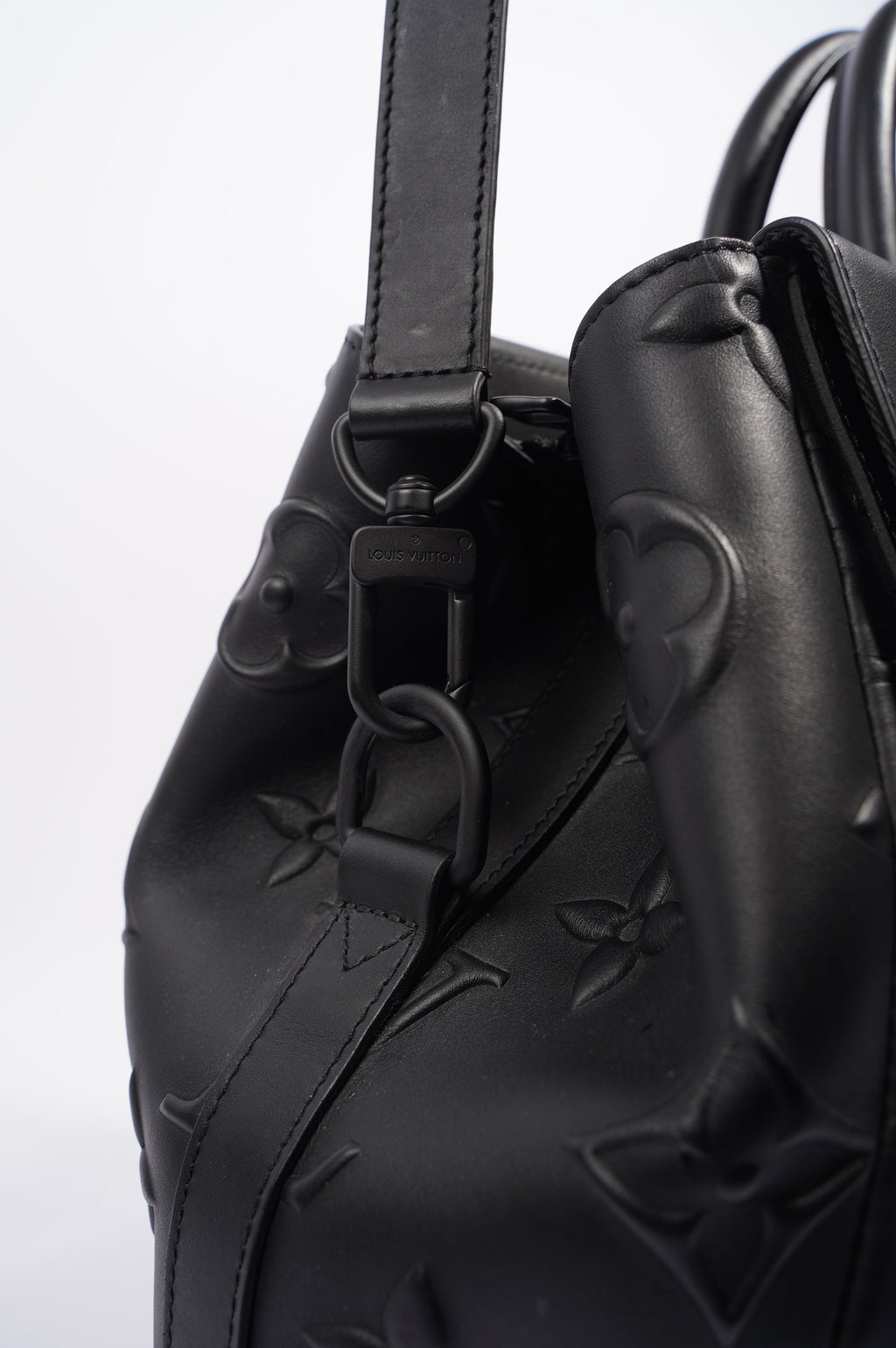 Louis Vuitton Womens Steamer Tote Black