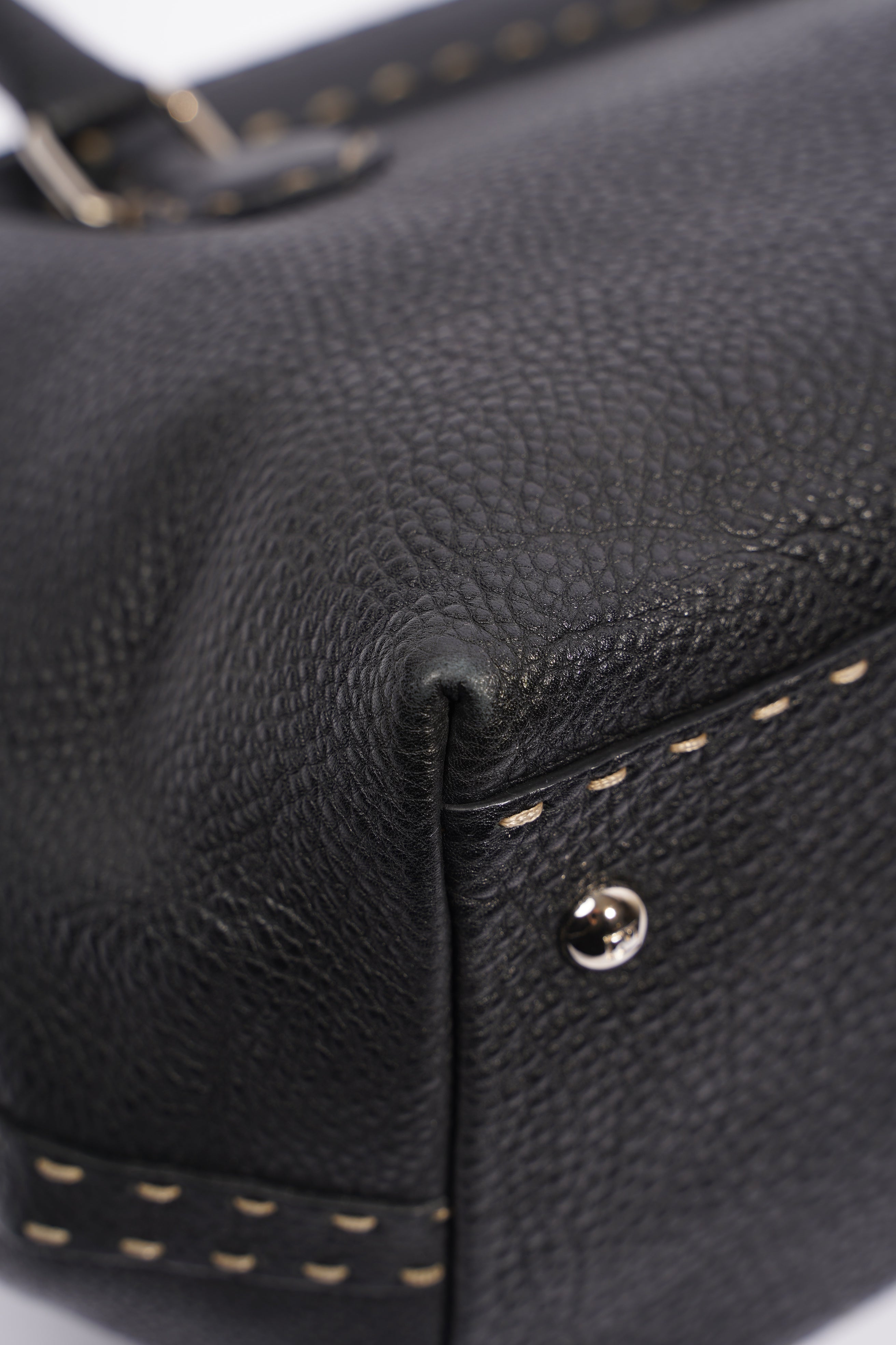 Fendi Womens Selleria Handbag Black