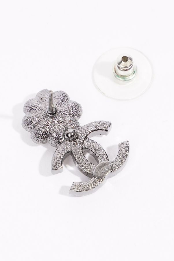 Chanel Womens CC Earring Silver