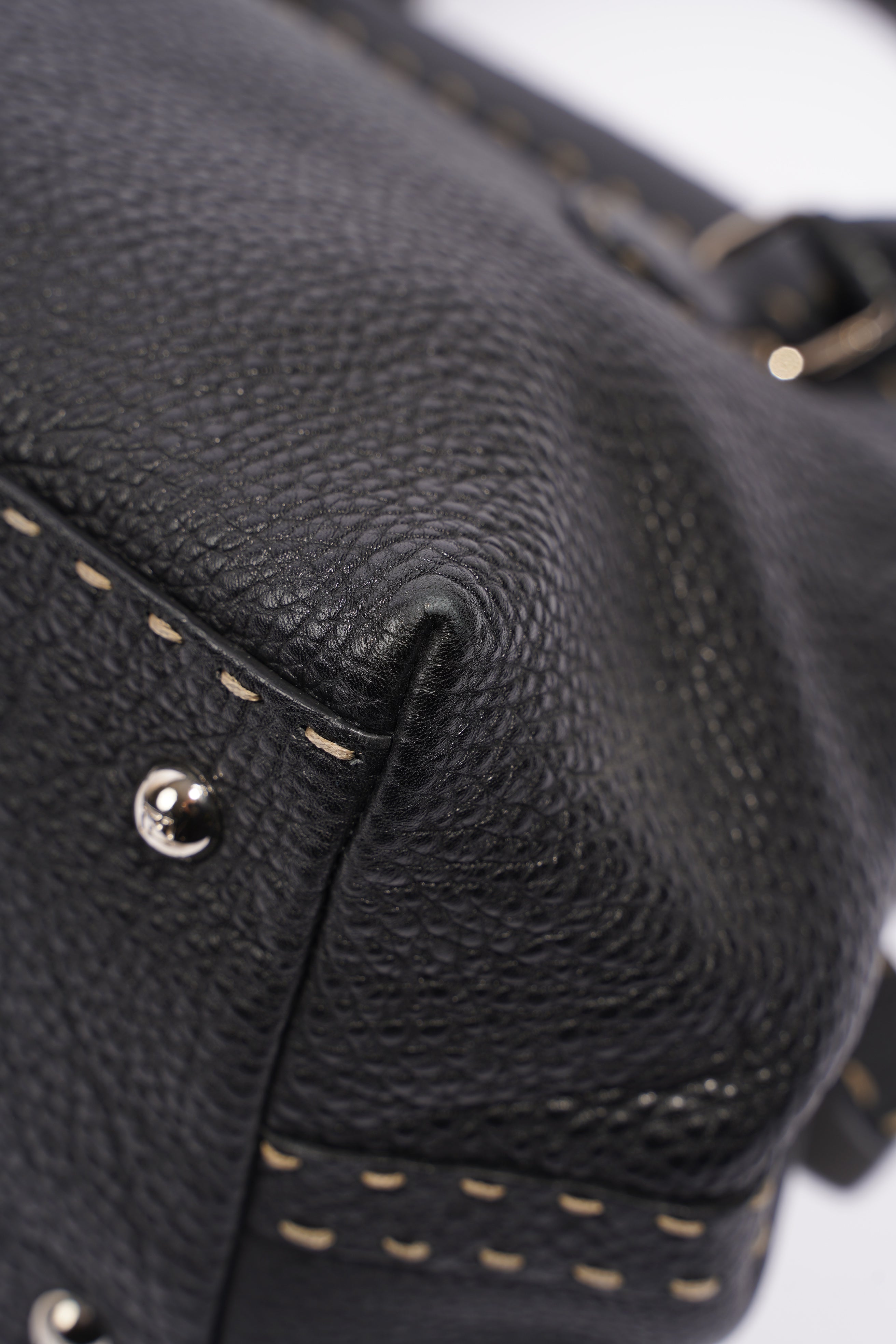 Fendi Womens Selleria Handbag Black