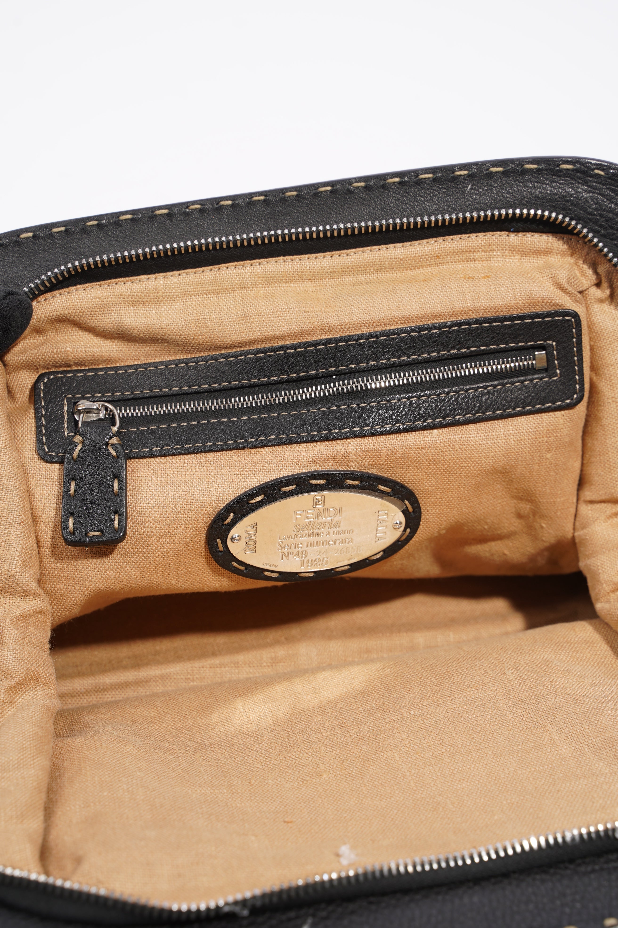 Fendi Womens Selleria Handbag Black