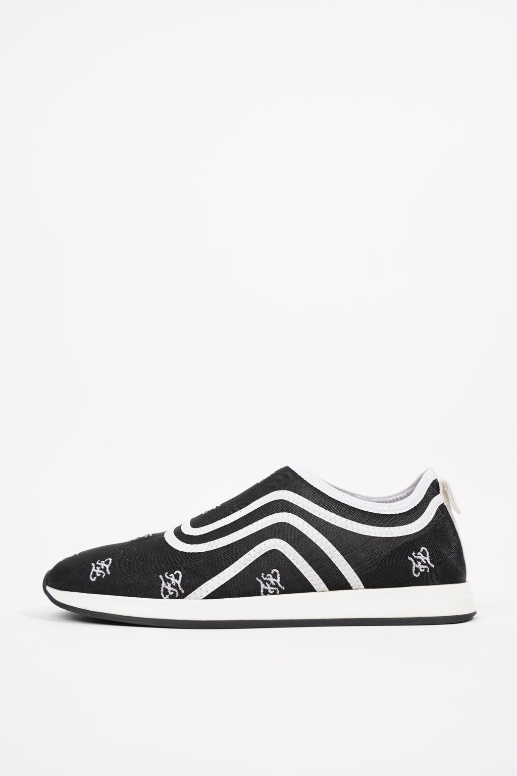 Fendi Womens Freedom Sneaker Black White EU 36.5 / UK 3.5