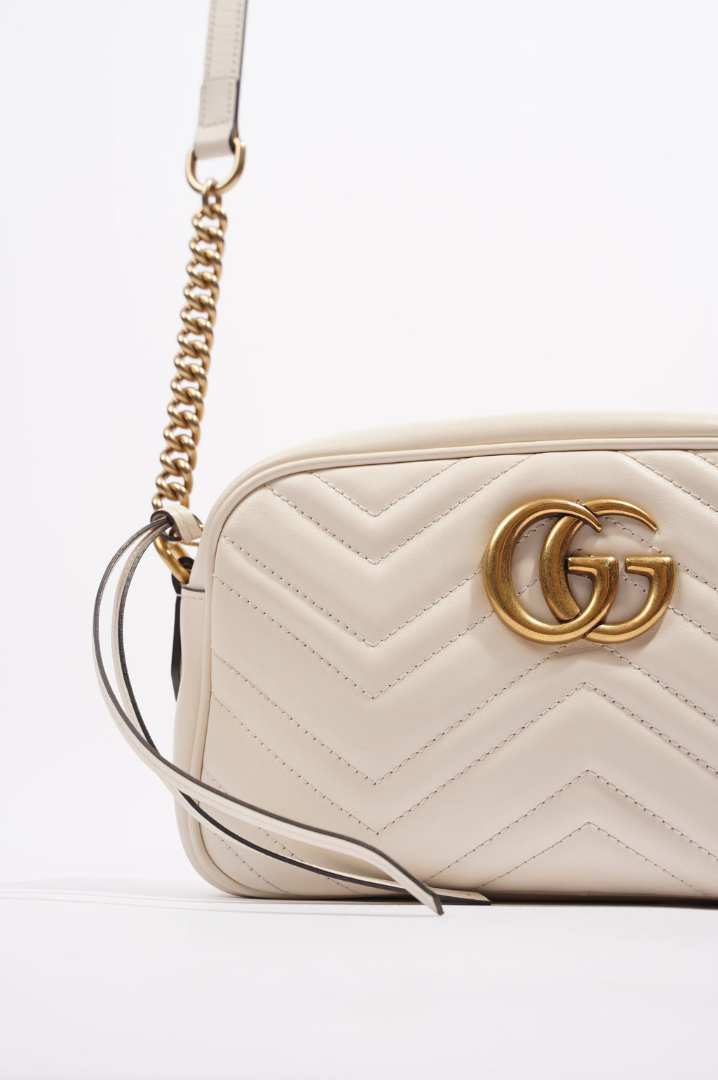 Gucci Womens Marmont Zip White Matelasse Small