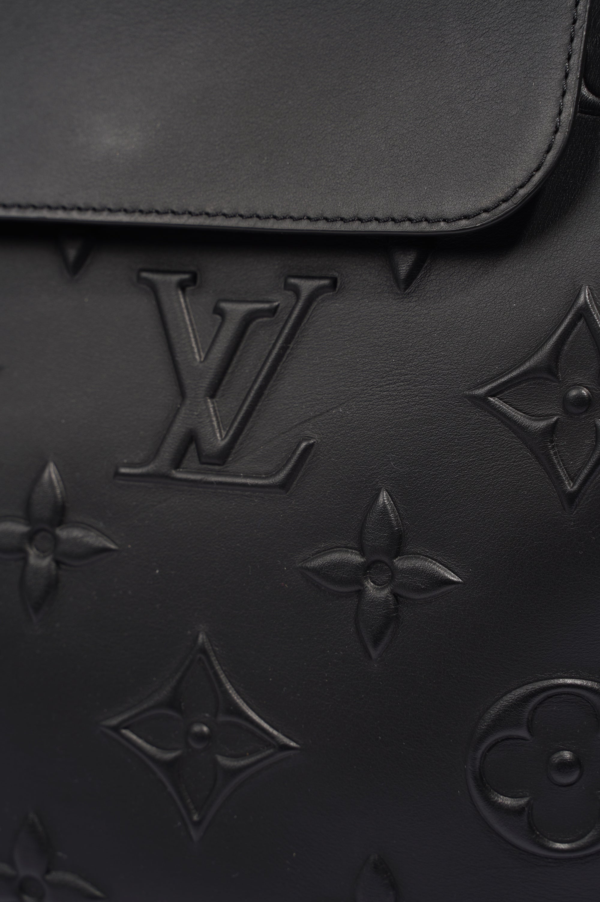 Louis Vuitton Womens Steamer Tote Black