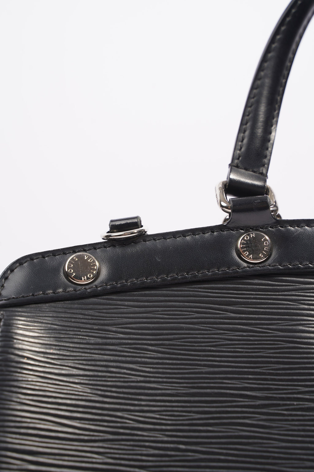 Louis Vuitton Womens Brea Black Epi Leather MM