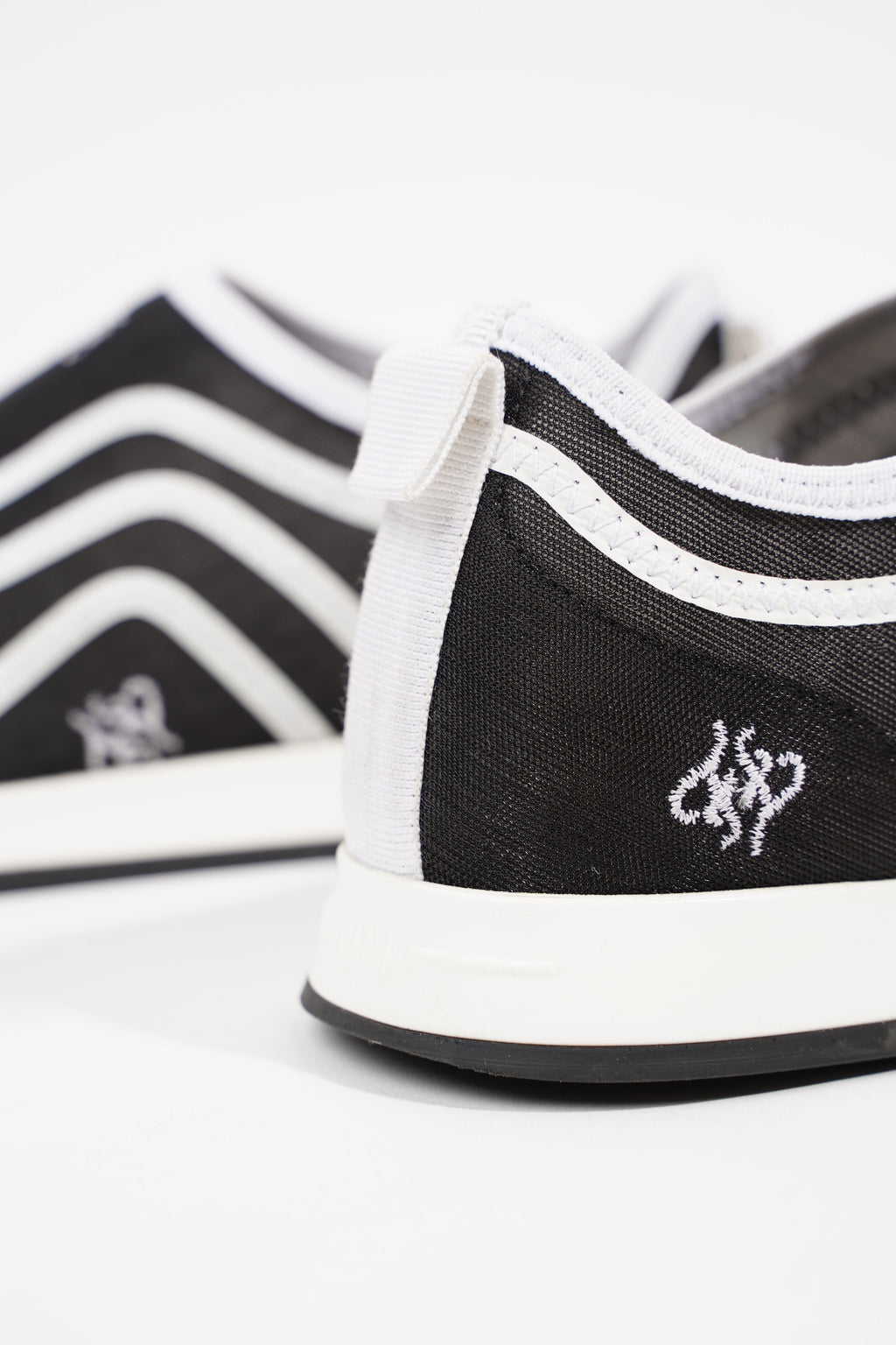 Fendi Womens Freedom Sneaker Black White EU 36.5 / UK 3.5