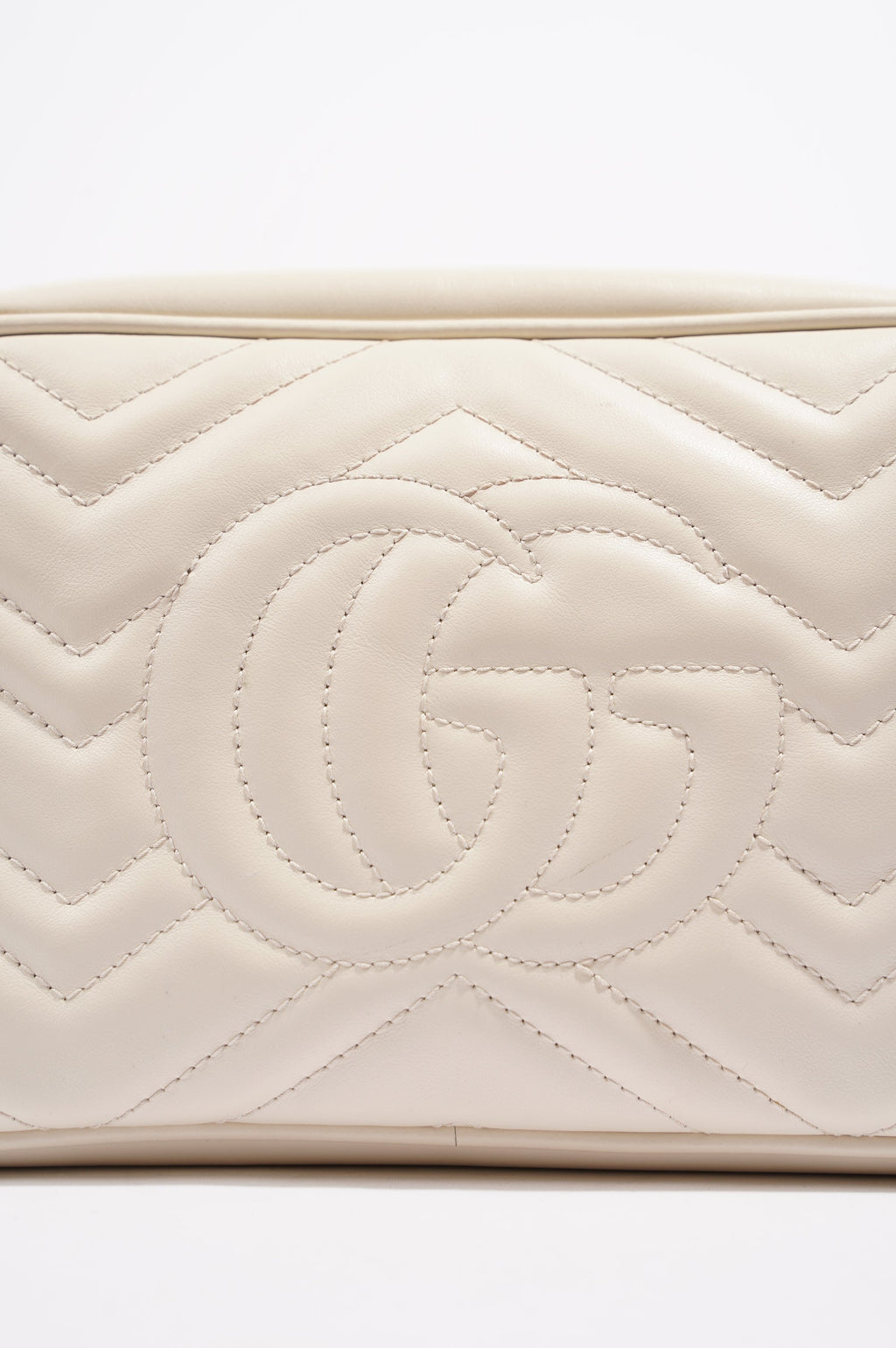 Gucci Womens Marmont Zip White Matelasse Small