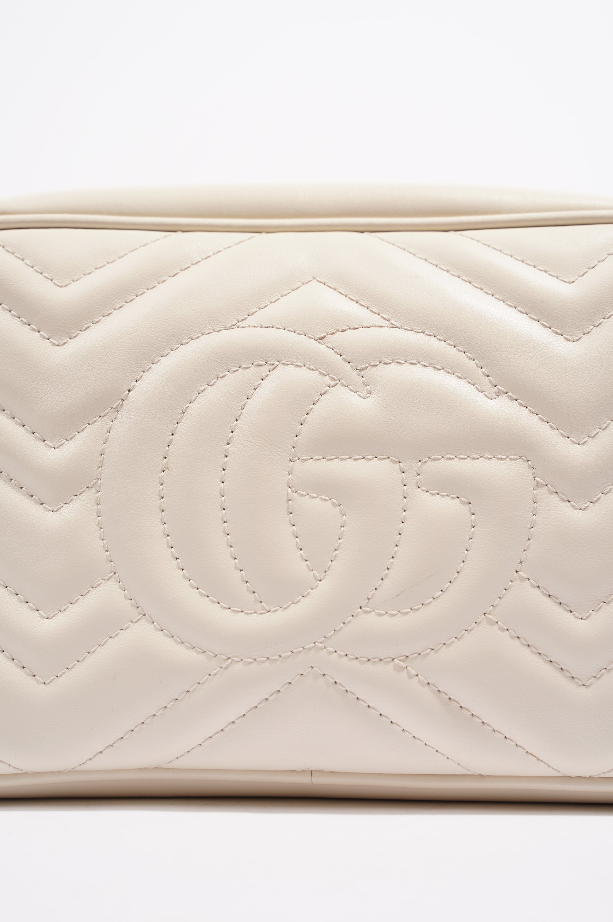 Gucci Womens Marmont Zip White Matelasse Small