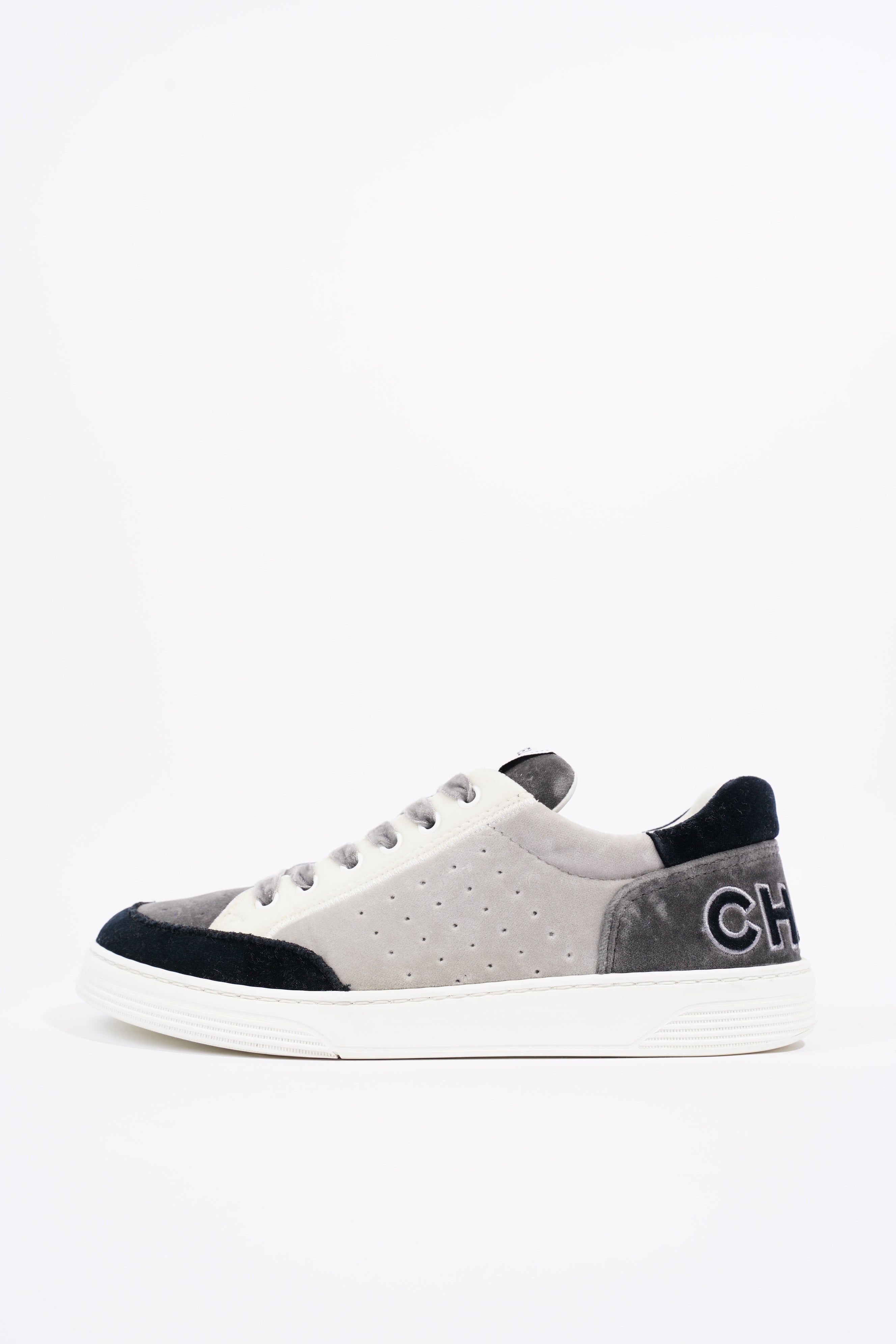 Chanel Womens Low Top Sneakers Grey / Navy / Cream EU 40.5 / UK 7.5