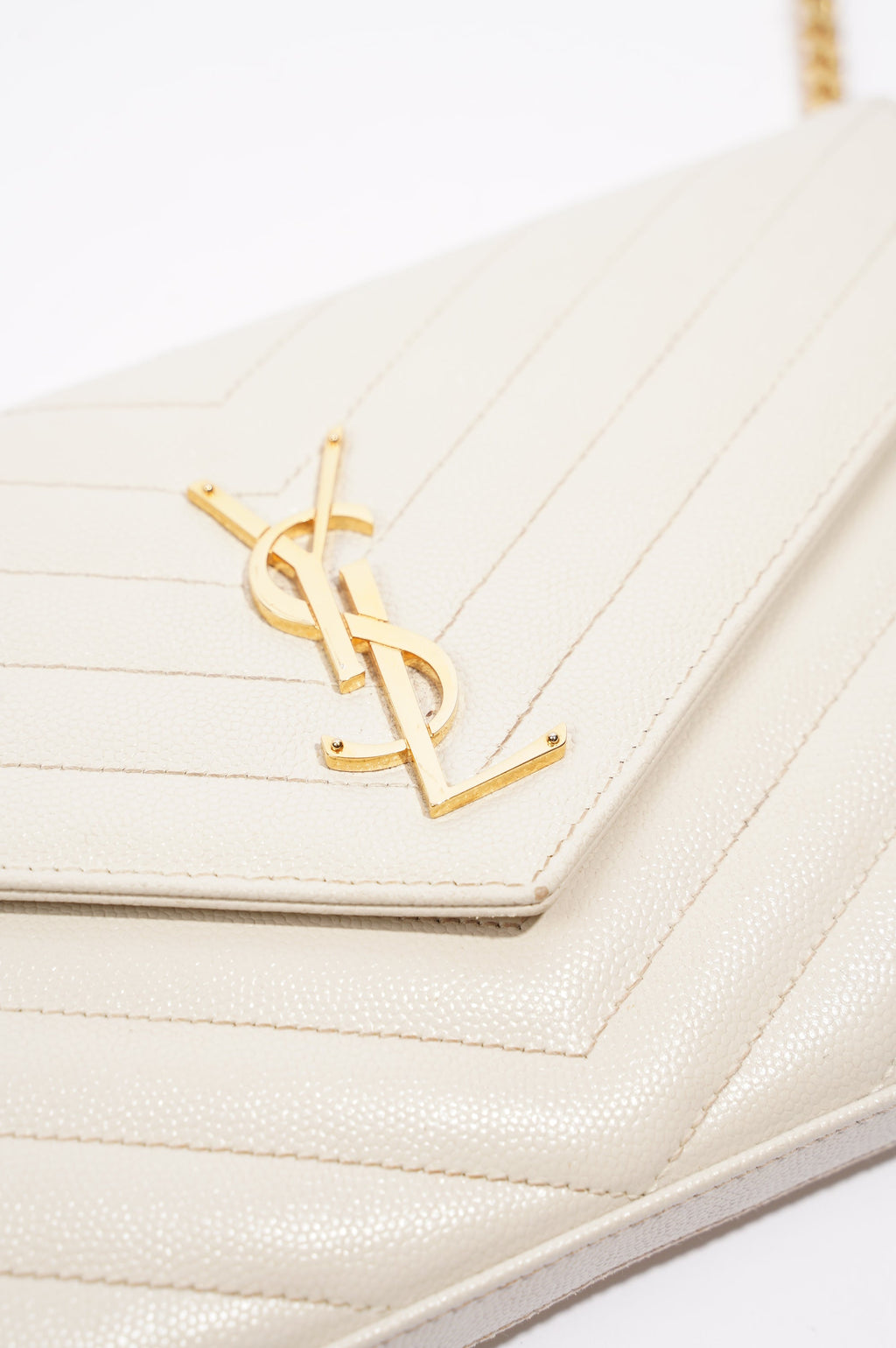 Saint Laurent Cassandra Chain Wallet White / Gold