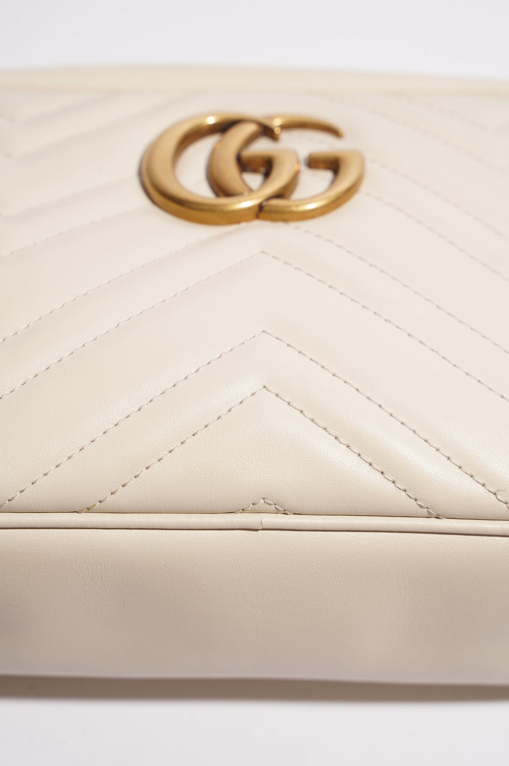 Gucci Womens Marmont Zip White Matelasse Small