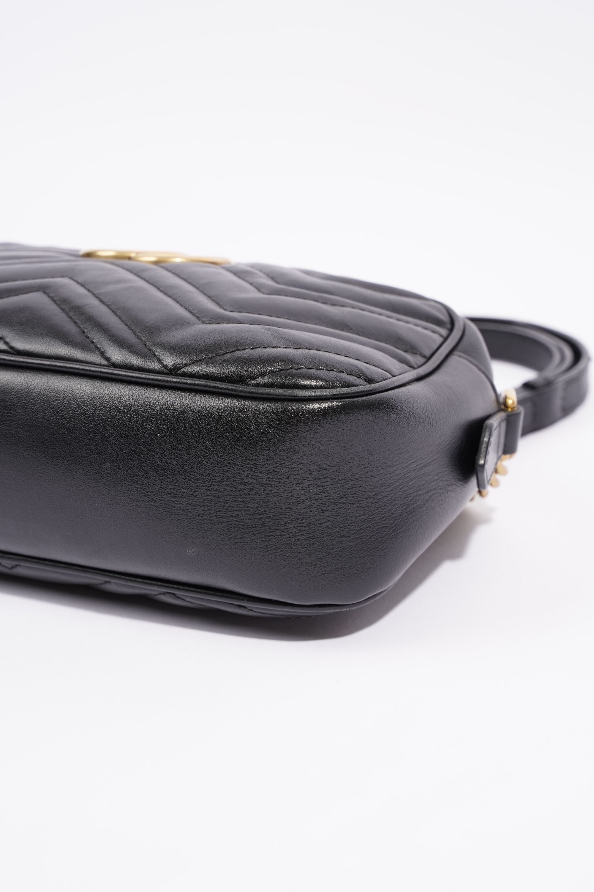 Gucci Womens Marmont GG Bag Black Leather Small
