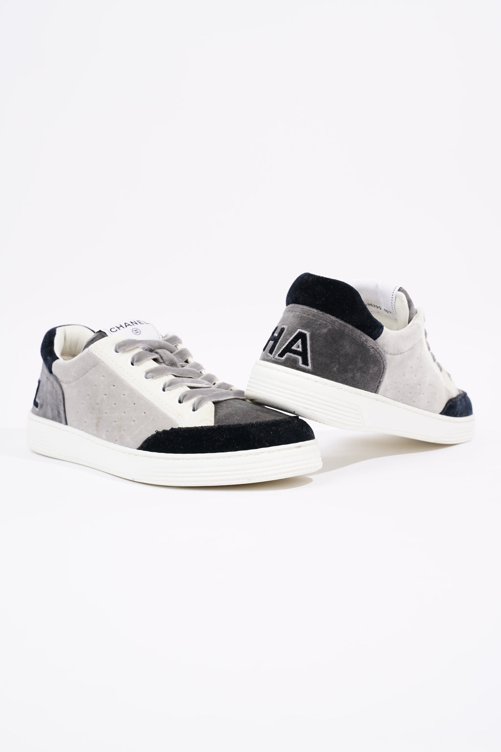 Chanel Womens Low Top Sneakers Grey / Navy / Cream EU 40.5 / UK 7.5