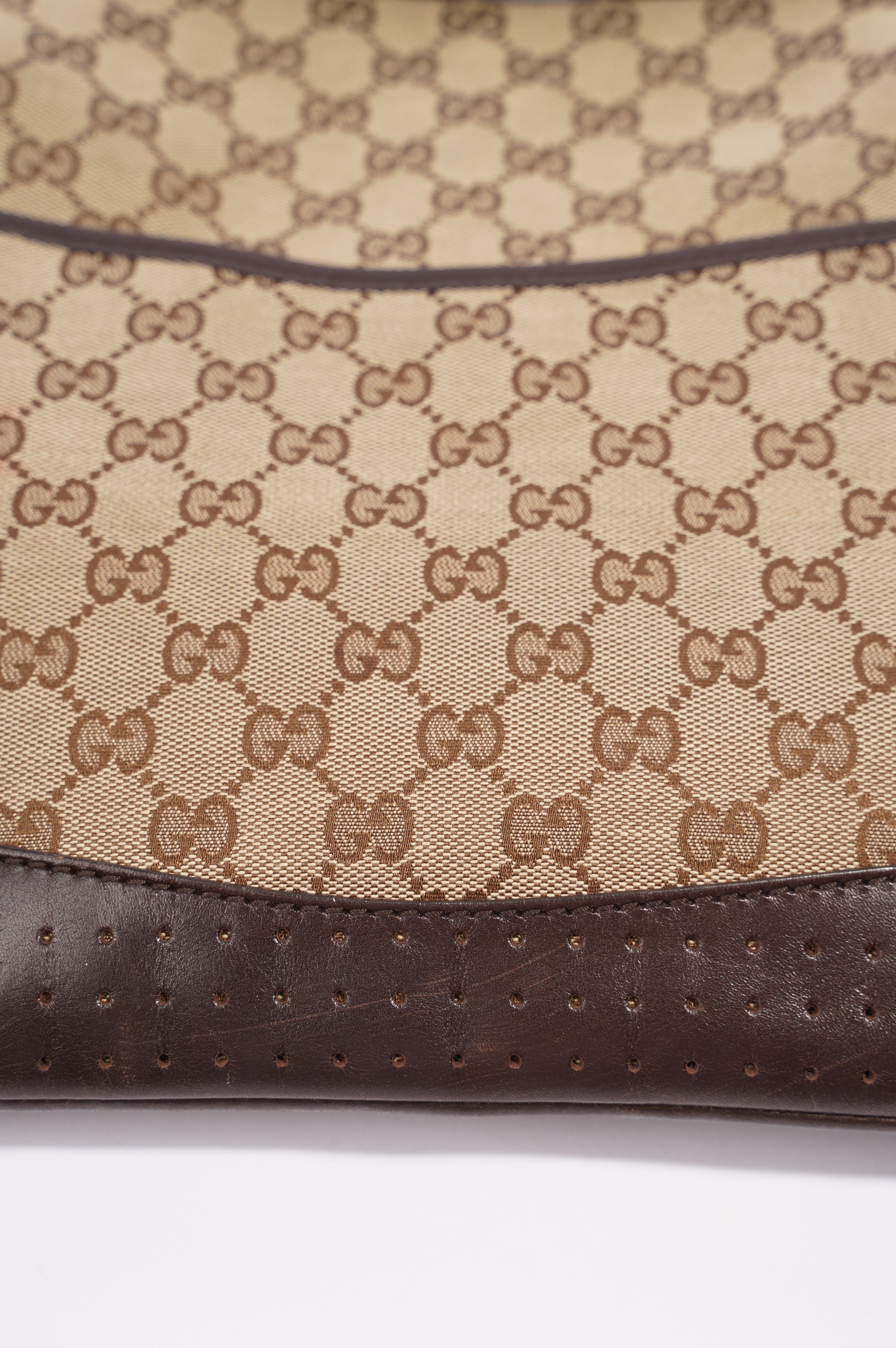 Gucci Womens GG Canvas Shoulder Bag Supreme / Brown