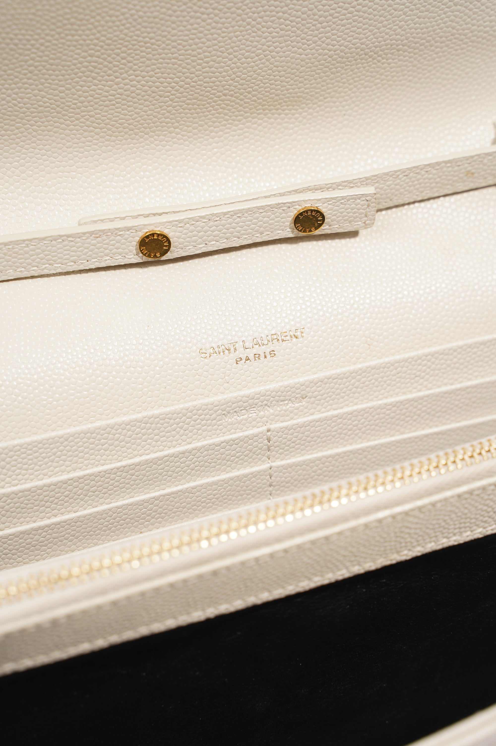 Saint Laurent Cassandra Chain Wallet White / Gold
