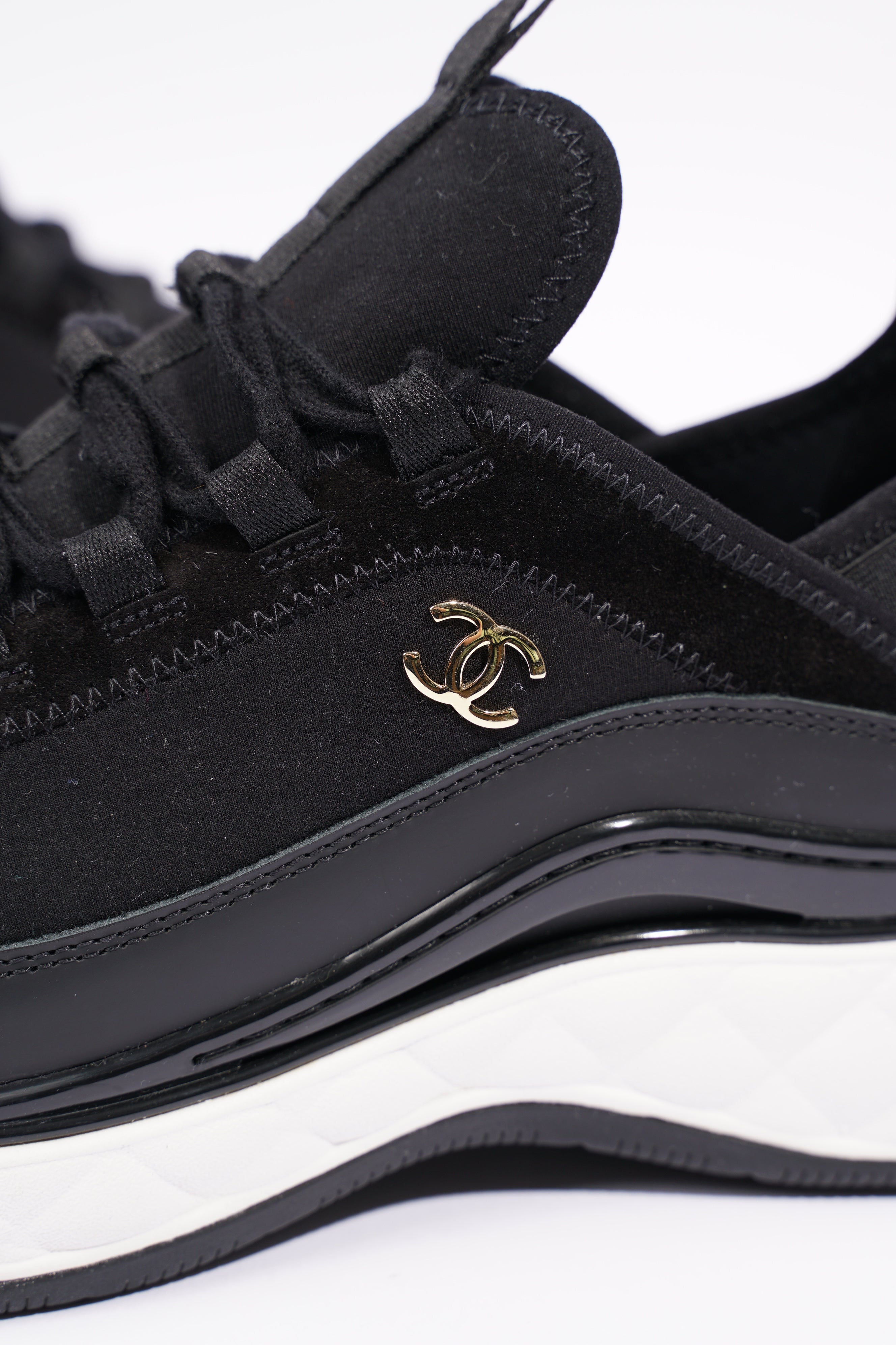 Chanel Womens CC Logo Black / White EU 41 / UK 8