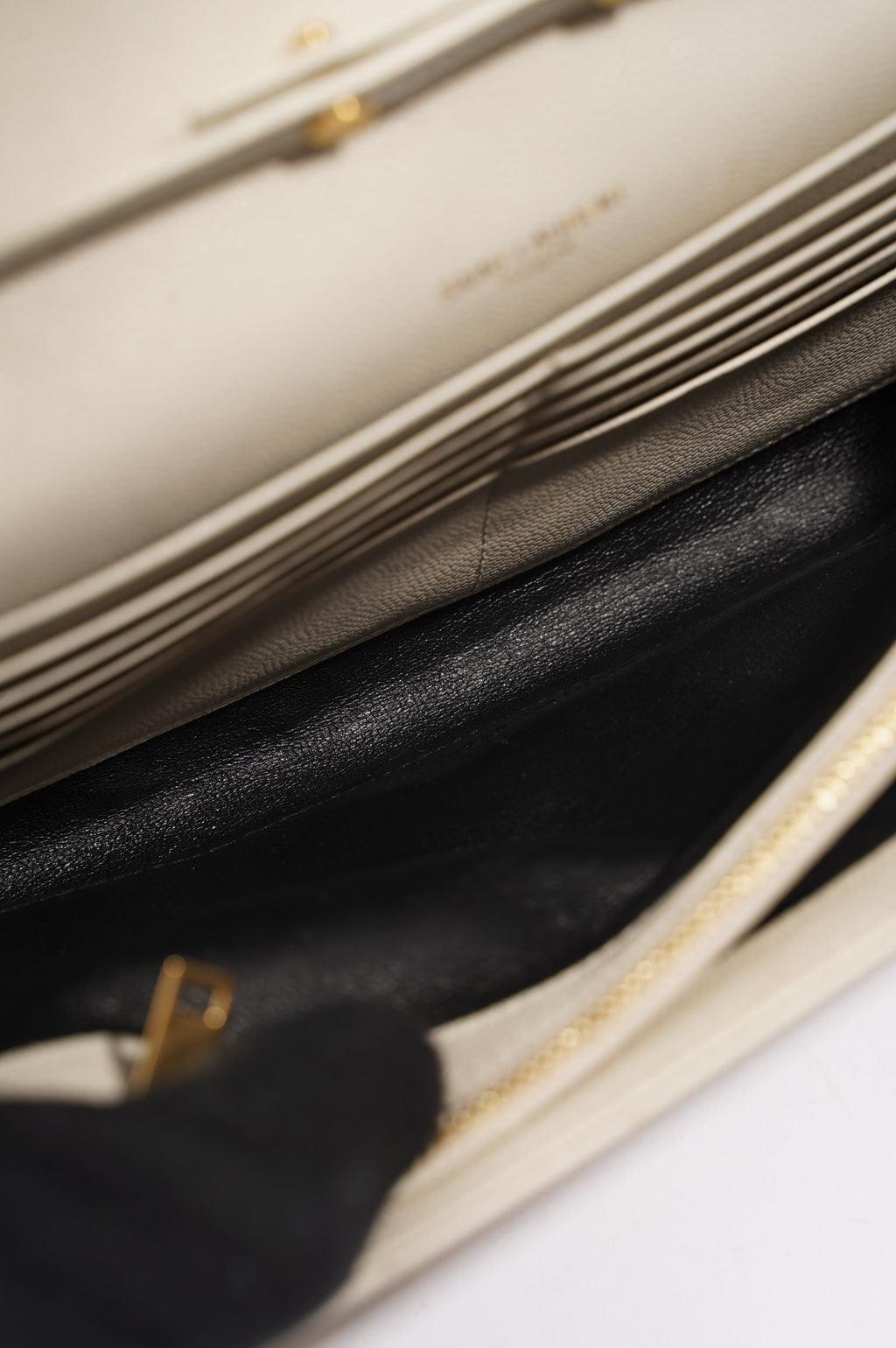 Saint Laurent Cassandra Chain Wallet White / Gold