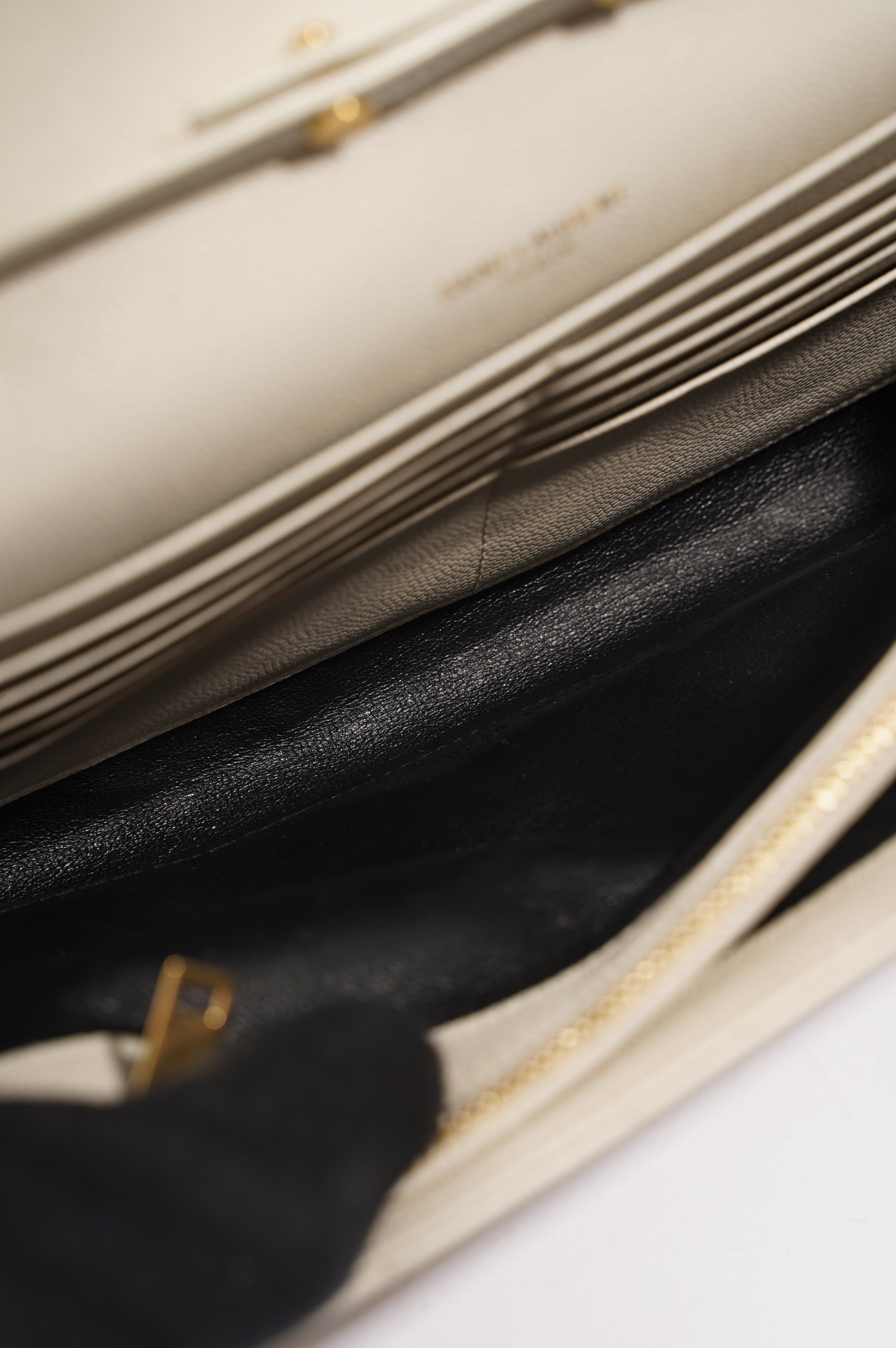 Saint Laurent Cassandra Chain Wallet White / Gold