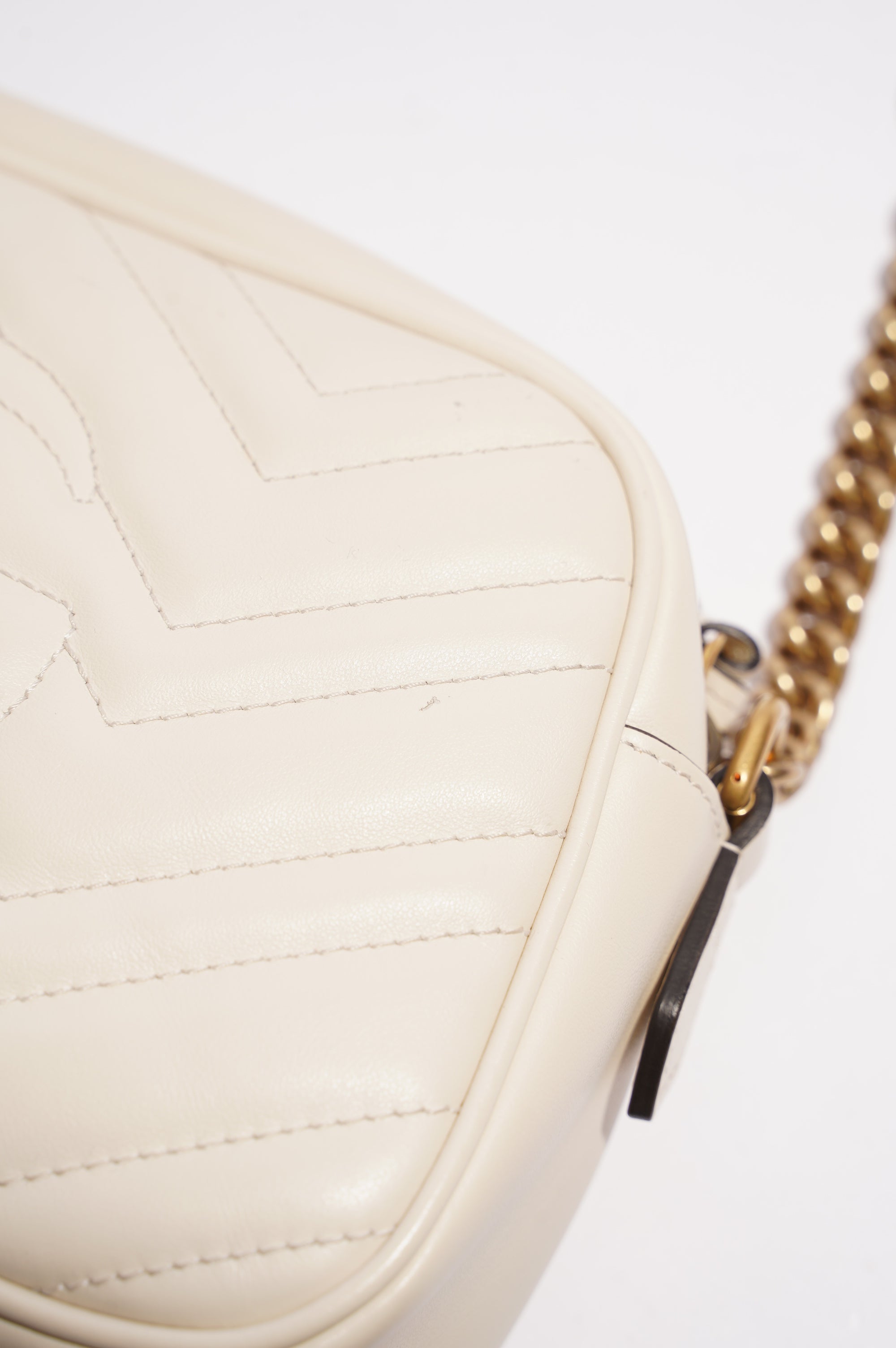 Gucci Womens Marmont Zip White Matelasse Small