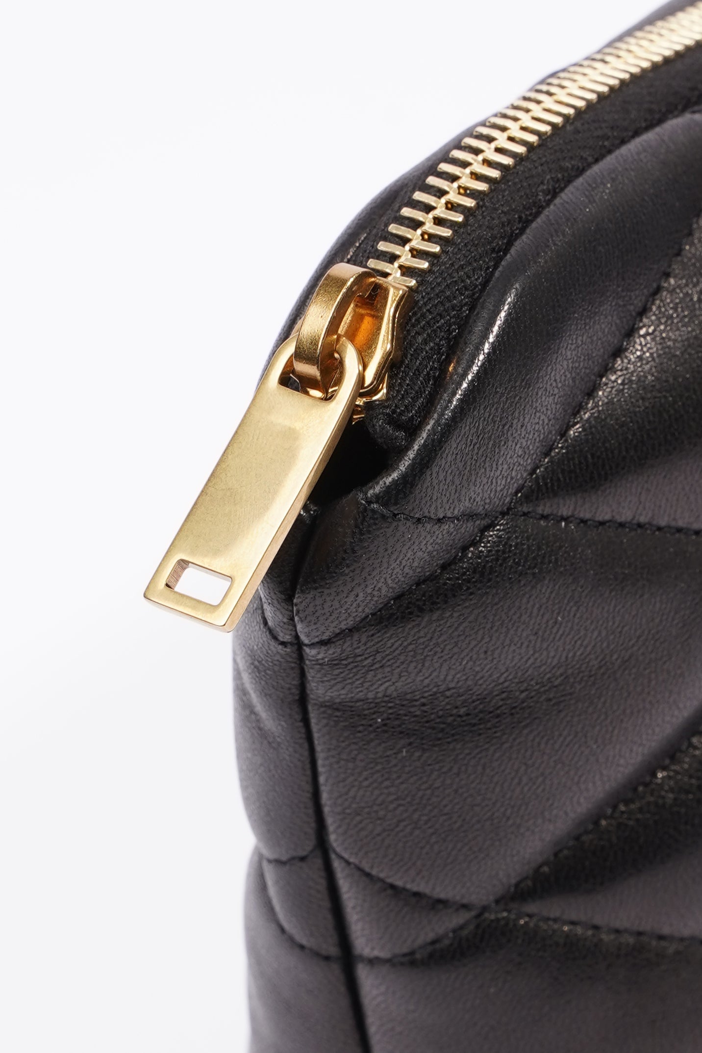Saint Laurent Womens Sade Pouch Black Leather