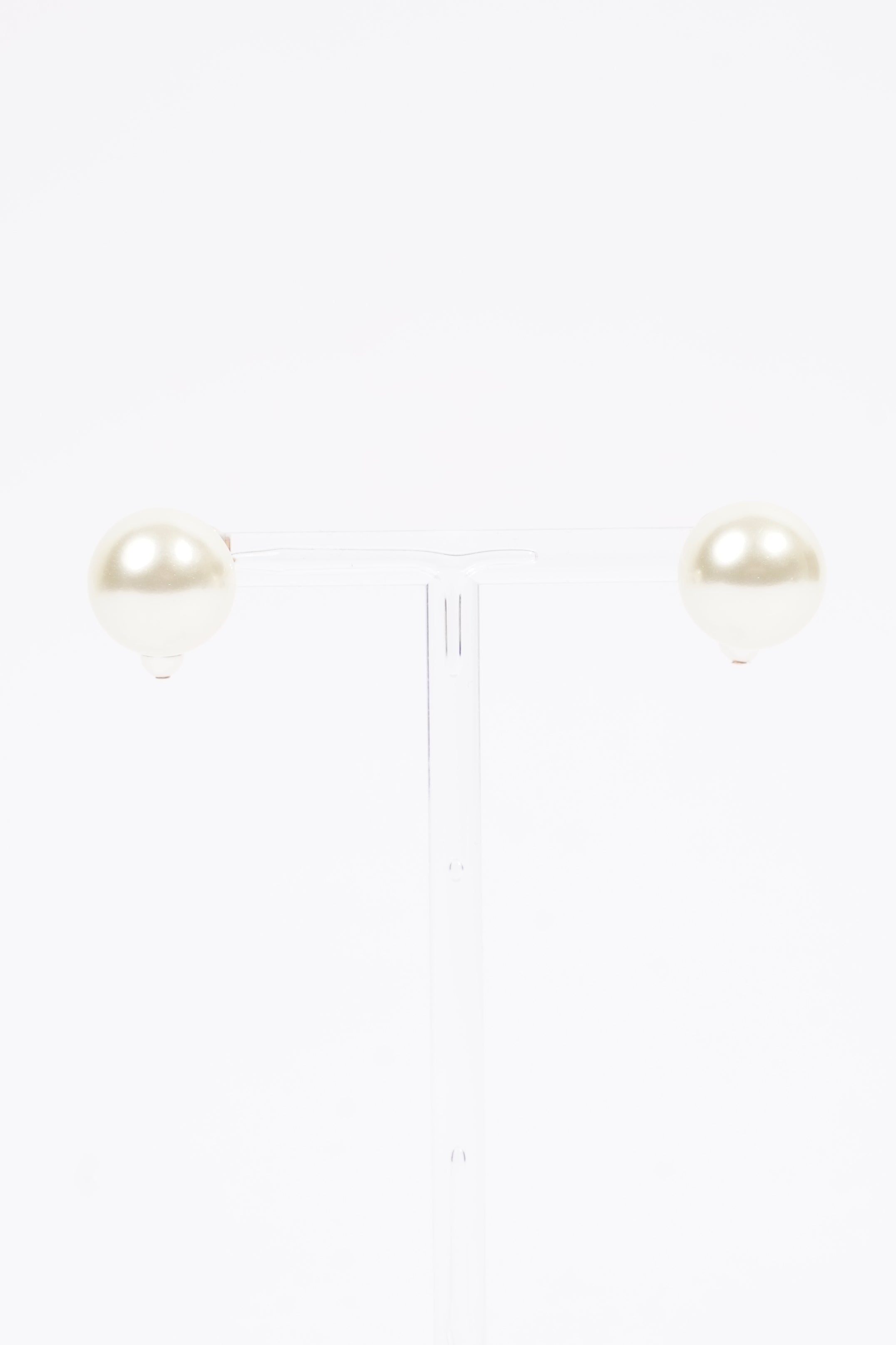 Christian Dior Womens Dior Tribales Earrings Faux Pearls / Gold Finish