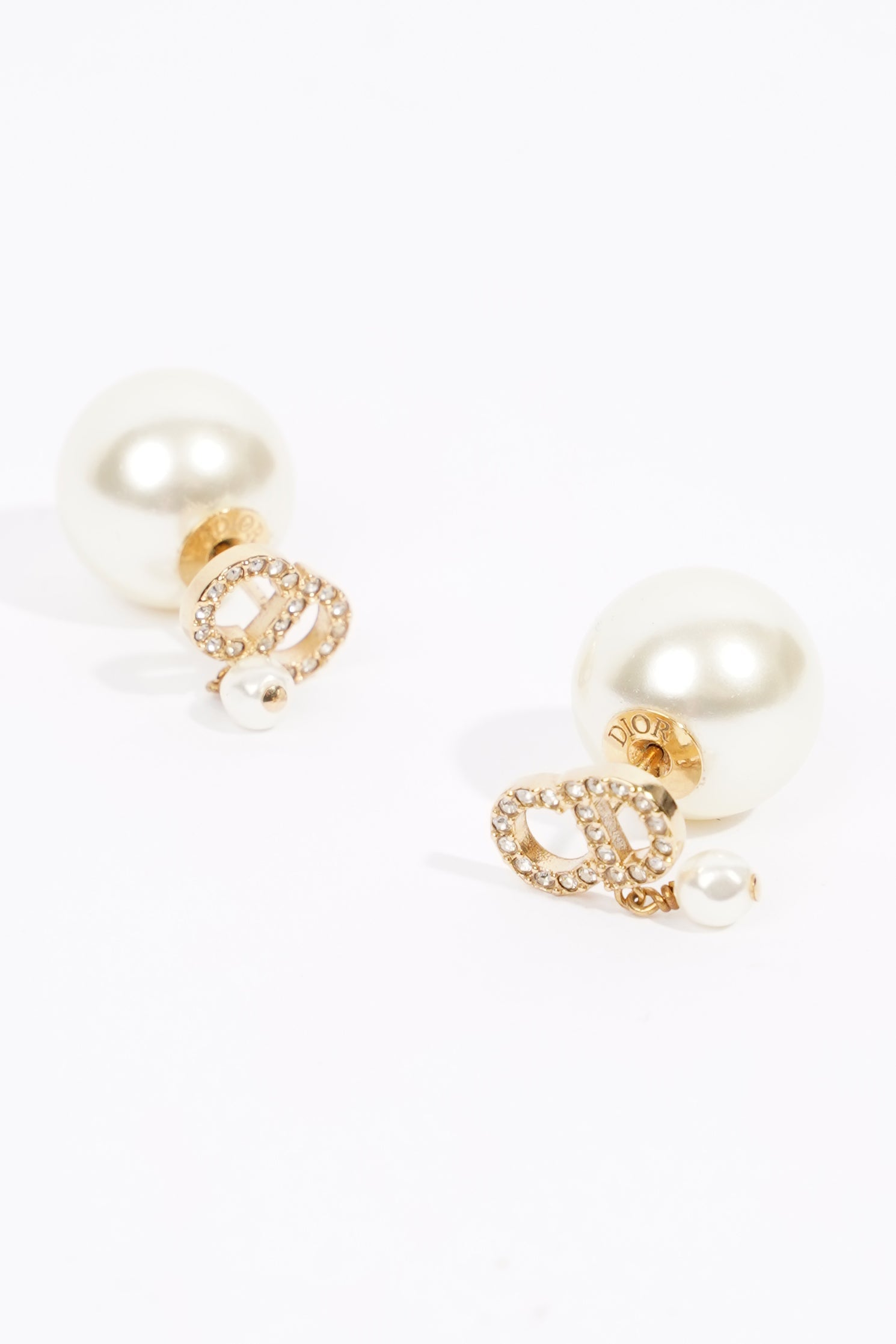 Christian Dior Womens Dior Tribales Earrings Faux Pearls / Gold Finish