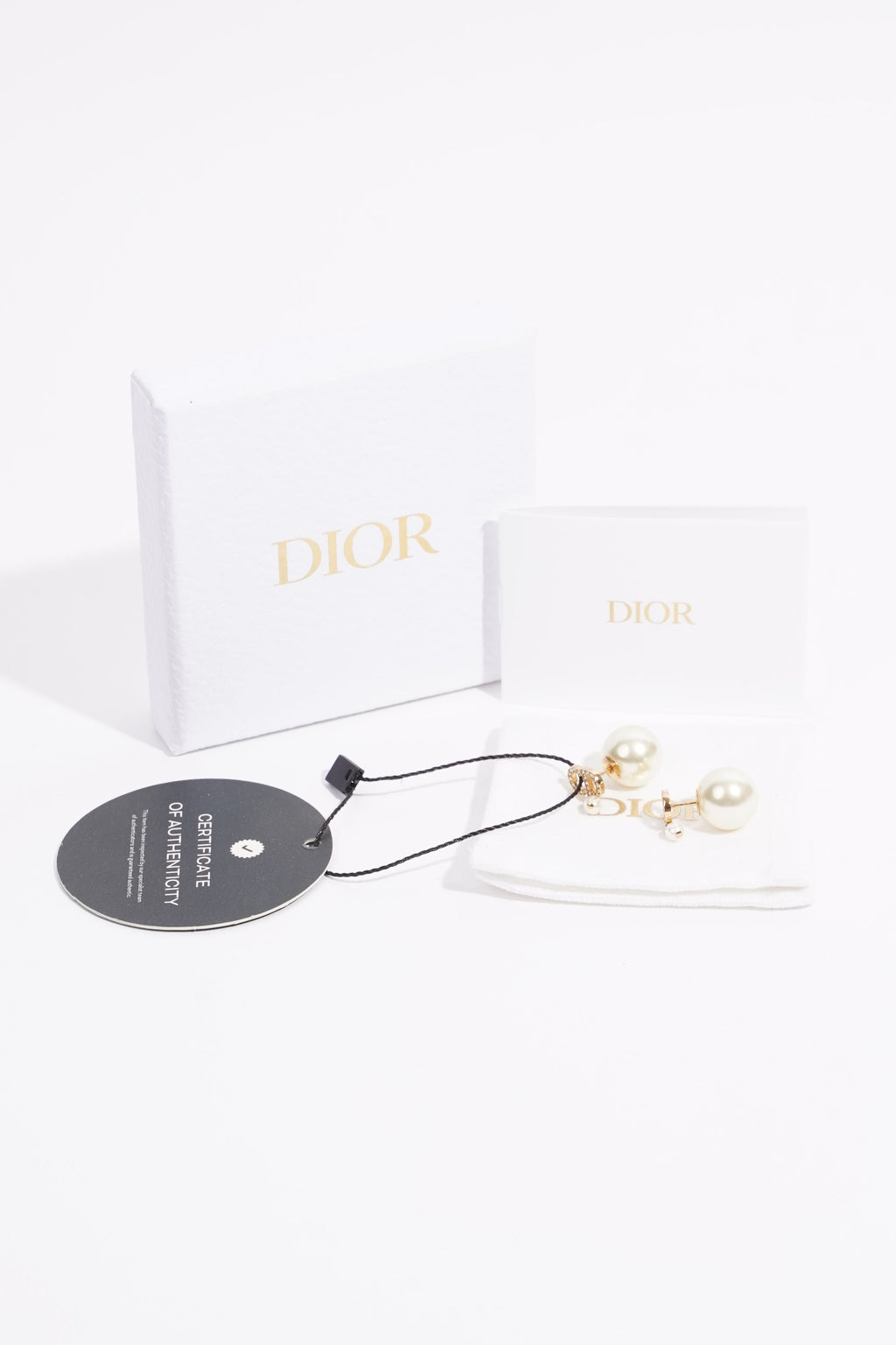 Christian Dior Womens Dior Tribales Earrings Faux Pearls / Gold Finish