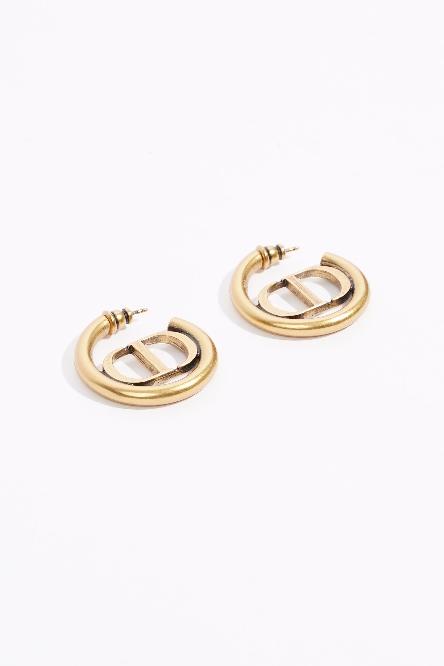 Christian Dior Womens 30 Montaigne Hoops Gold Finish / Base Metal