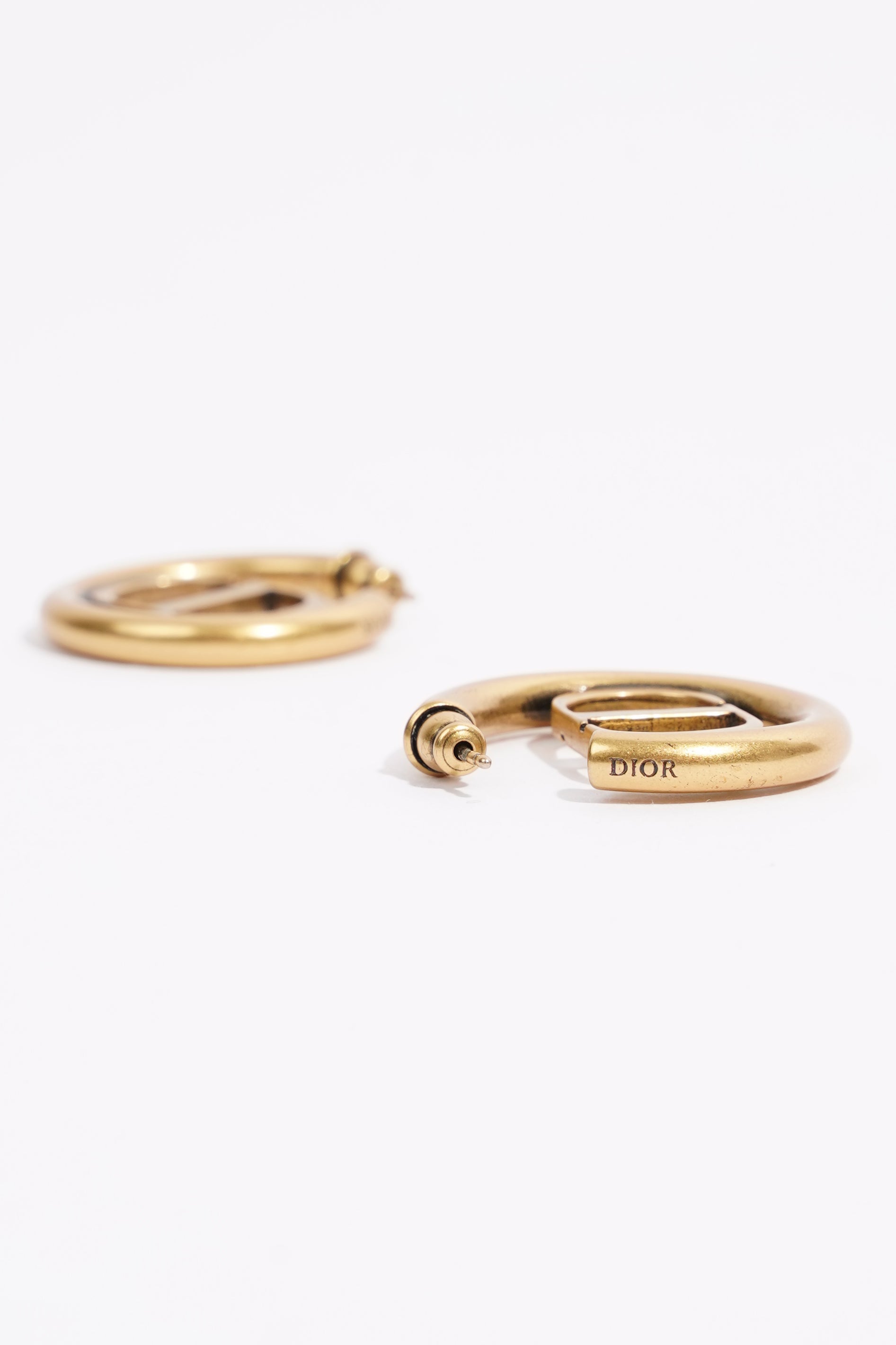 Christian Dior Womens 30 Montaigne Hoops Gold Finish / Base Metal