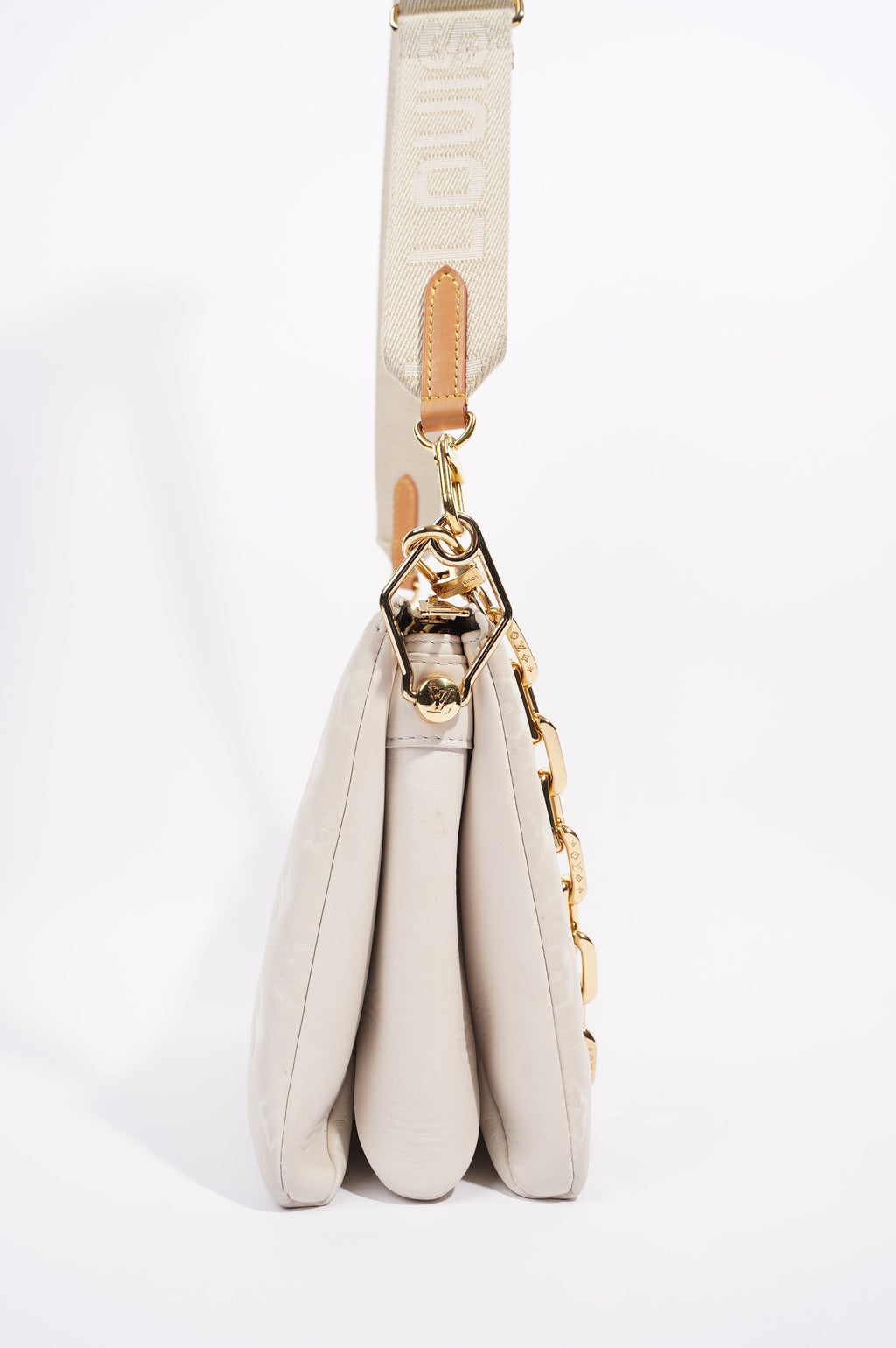 Louis Vuitton Womens Coussin Cream PM