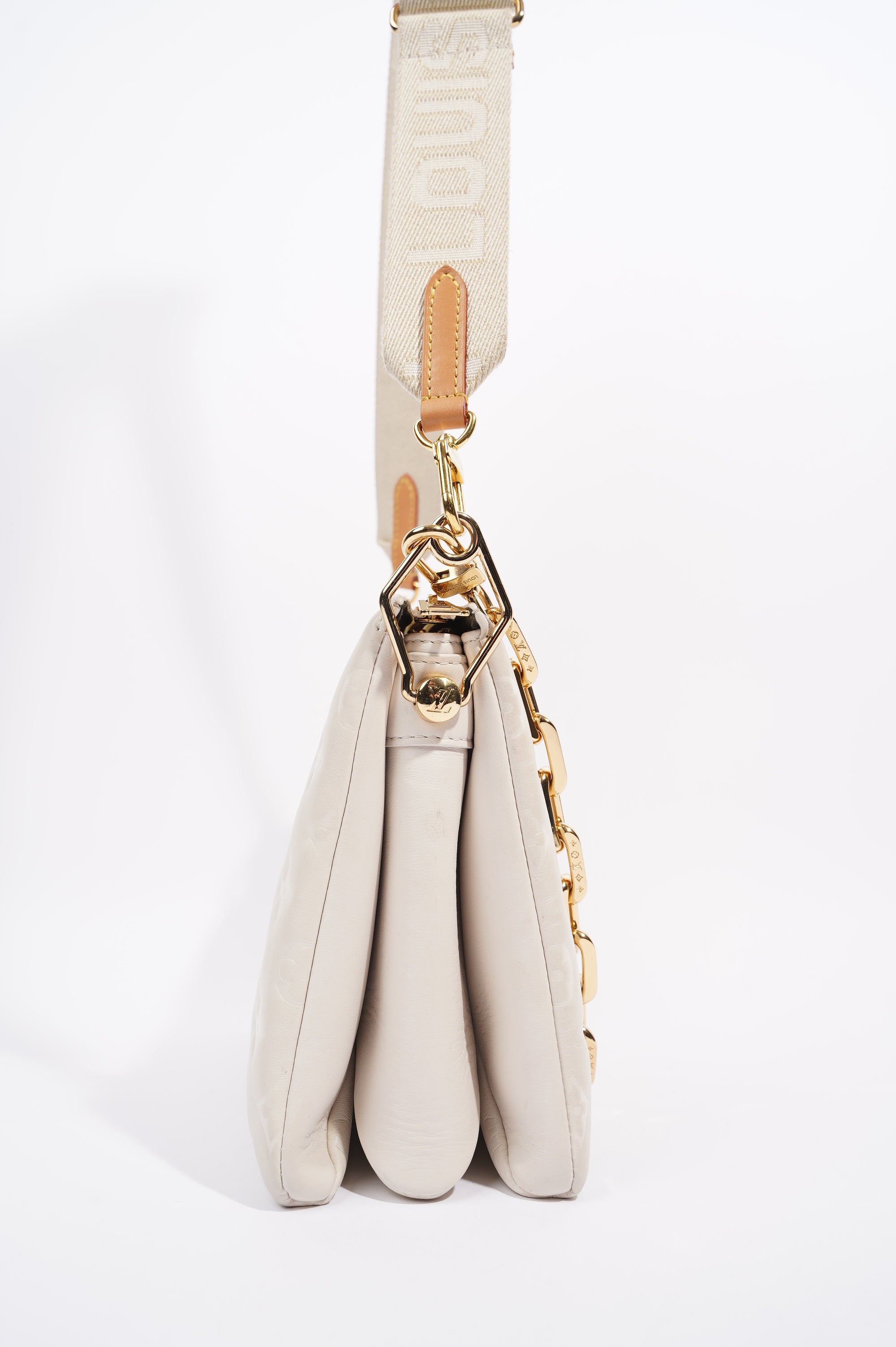 Louis Vuitton Womens Coussin Cream PM