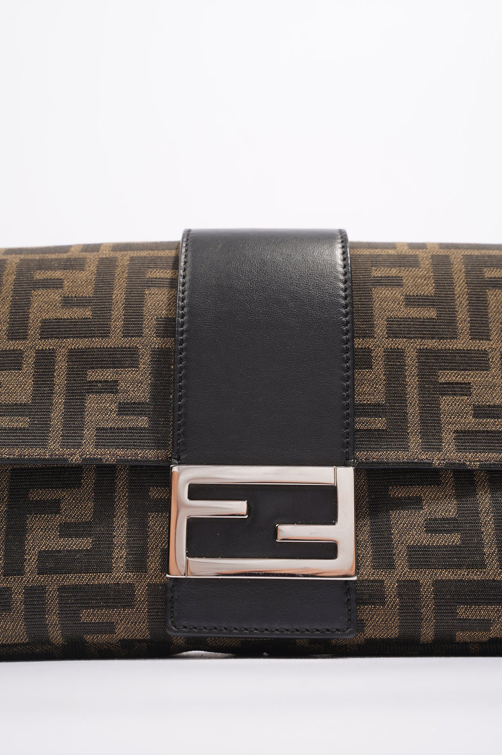 Fendi Womens Baguette Bag Beige / Brown