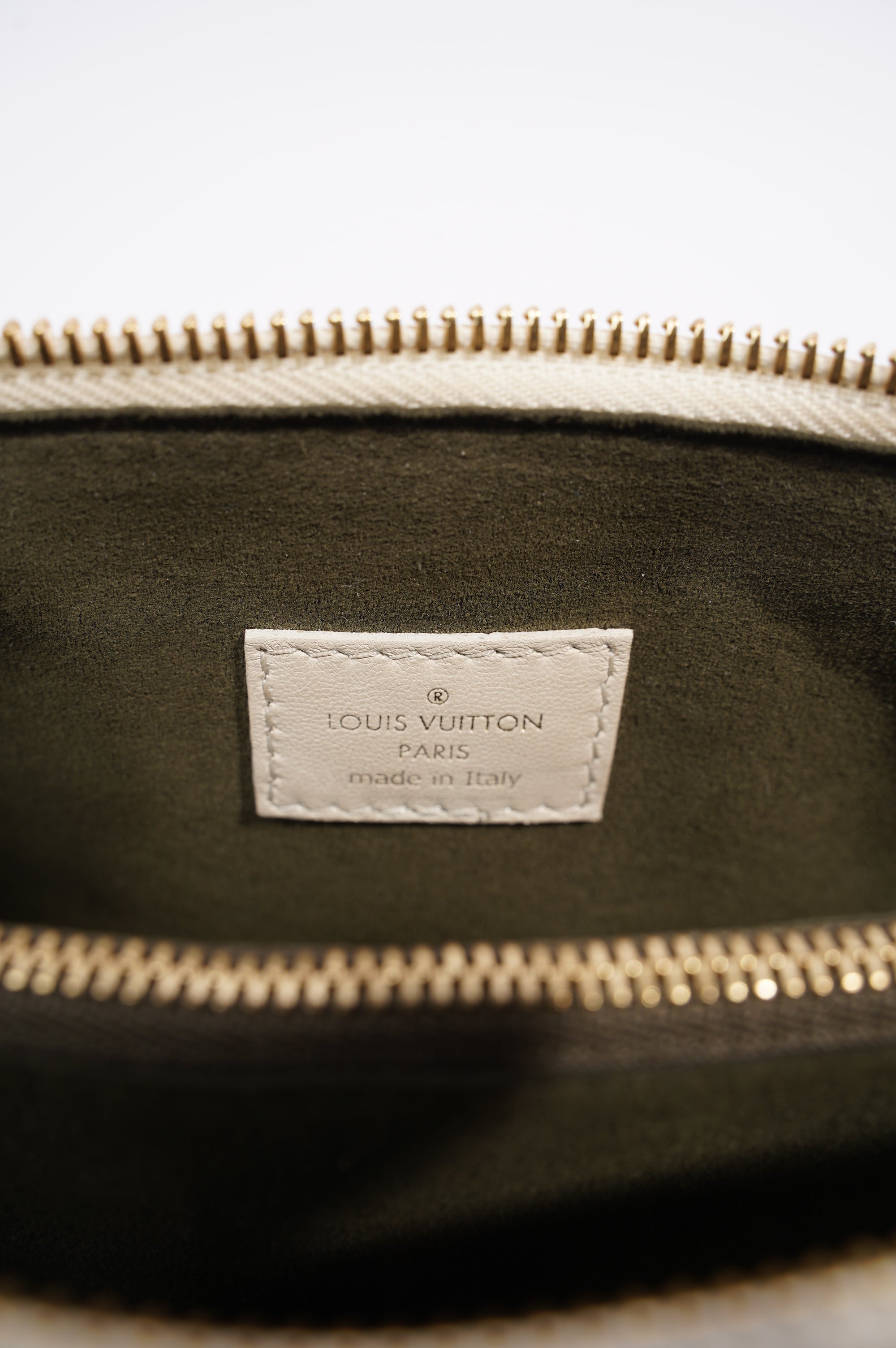 Louis Vuitton Womens Coussin Cream PM
