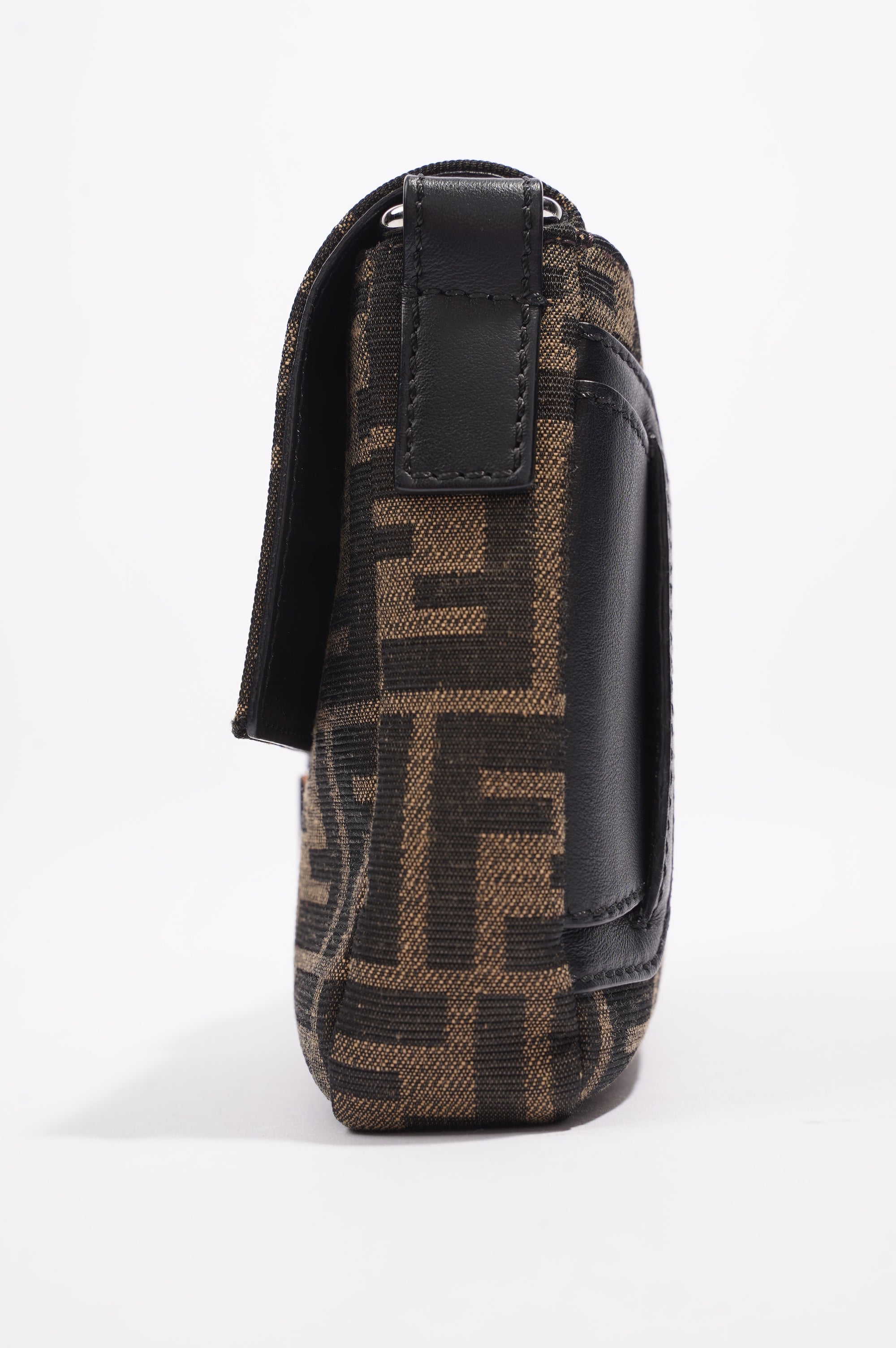 Fendi Womens Baguette Bag Beige / Brown