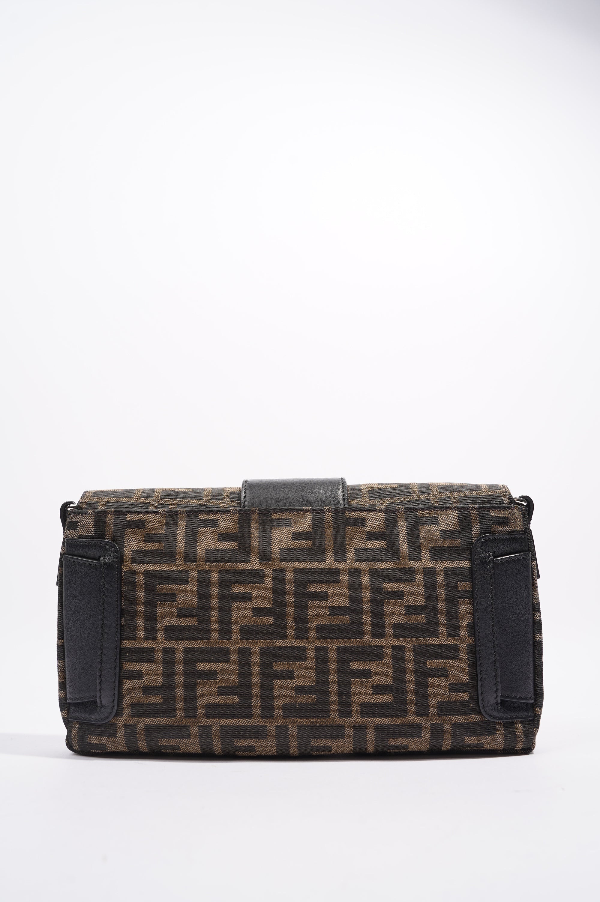 Fendi Womens Baguette Bag Beige / Brown