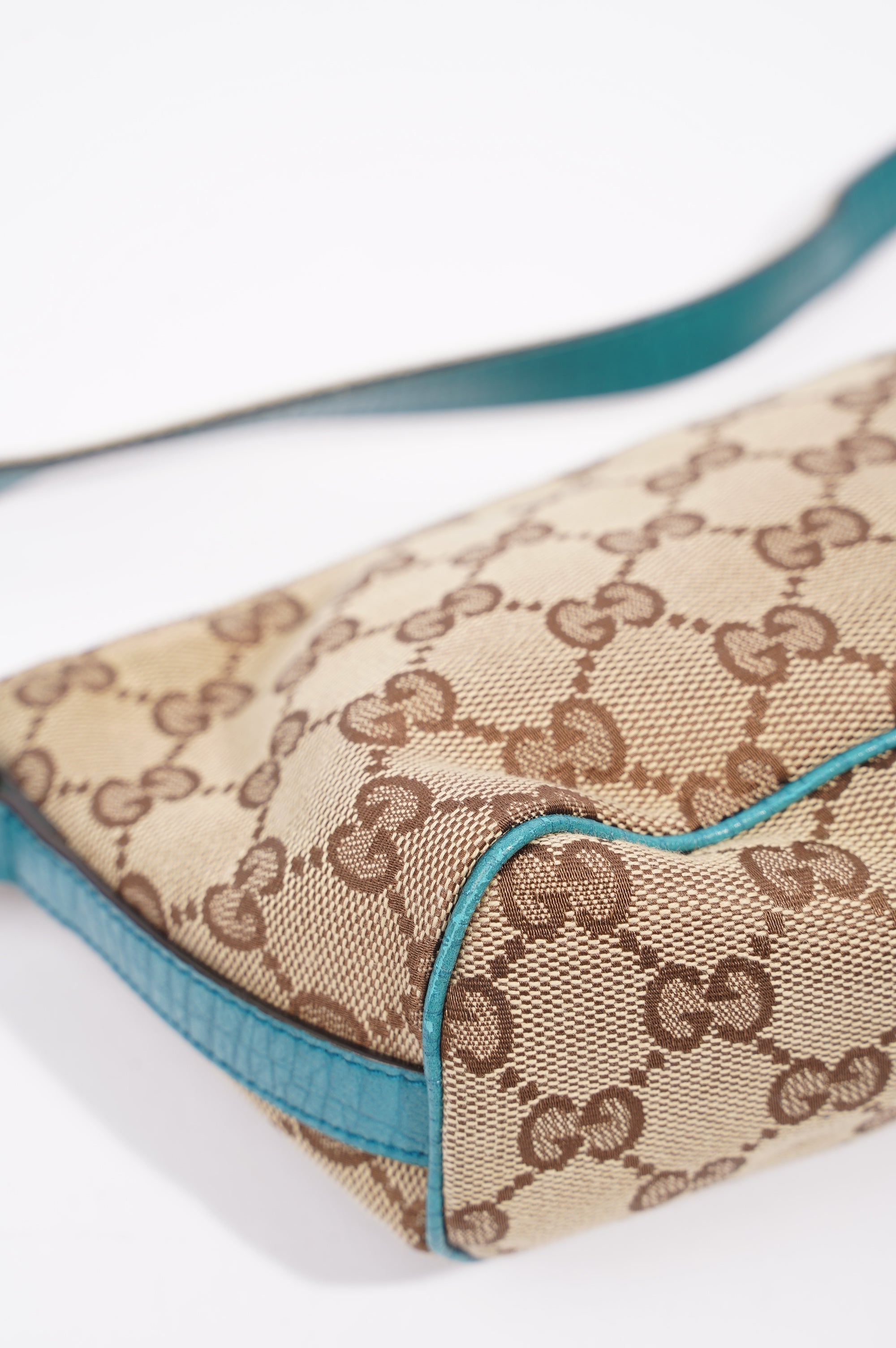 Gucci Womens Boat Pochette Beige / Blue