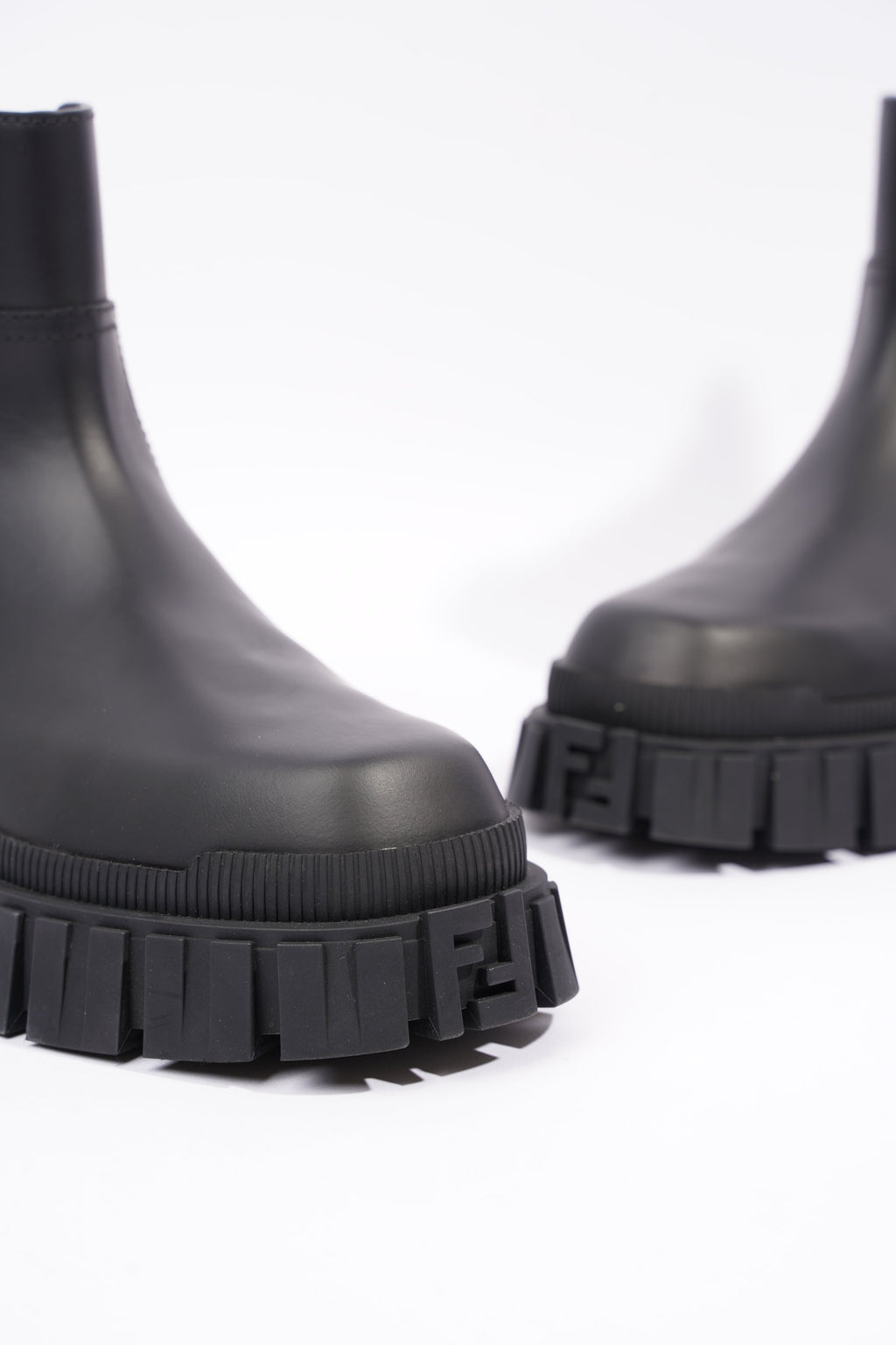 Fendi Mens Leather Chelsea Boot Black EU 41 / UK 7