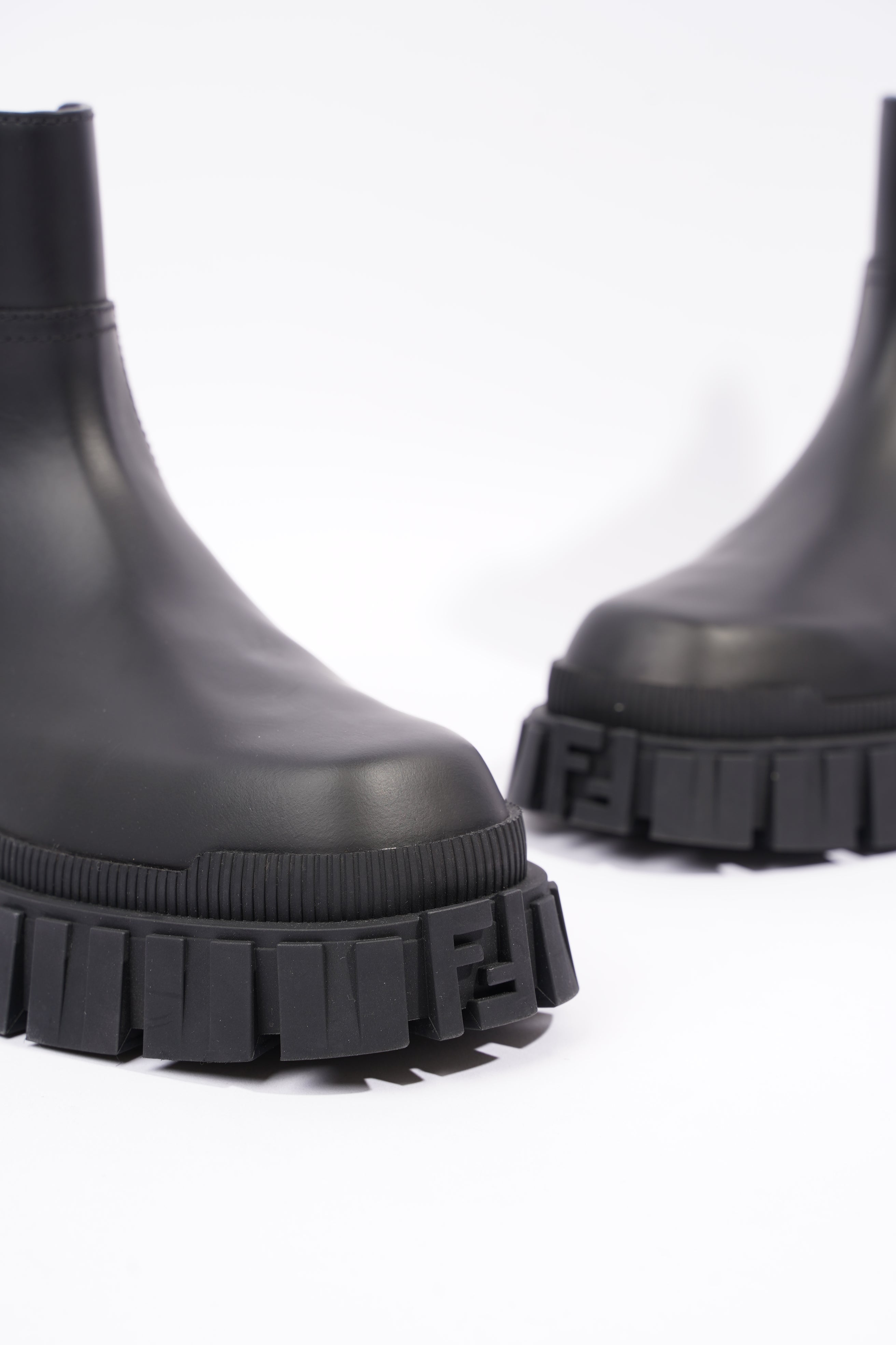 Fendi Mens Leather Chelsea Boot Black EU 41 / UK 7