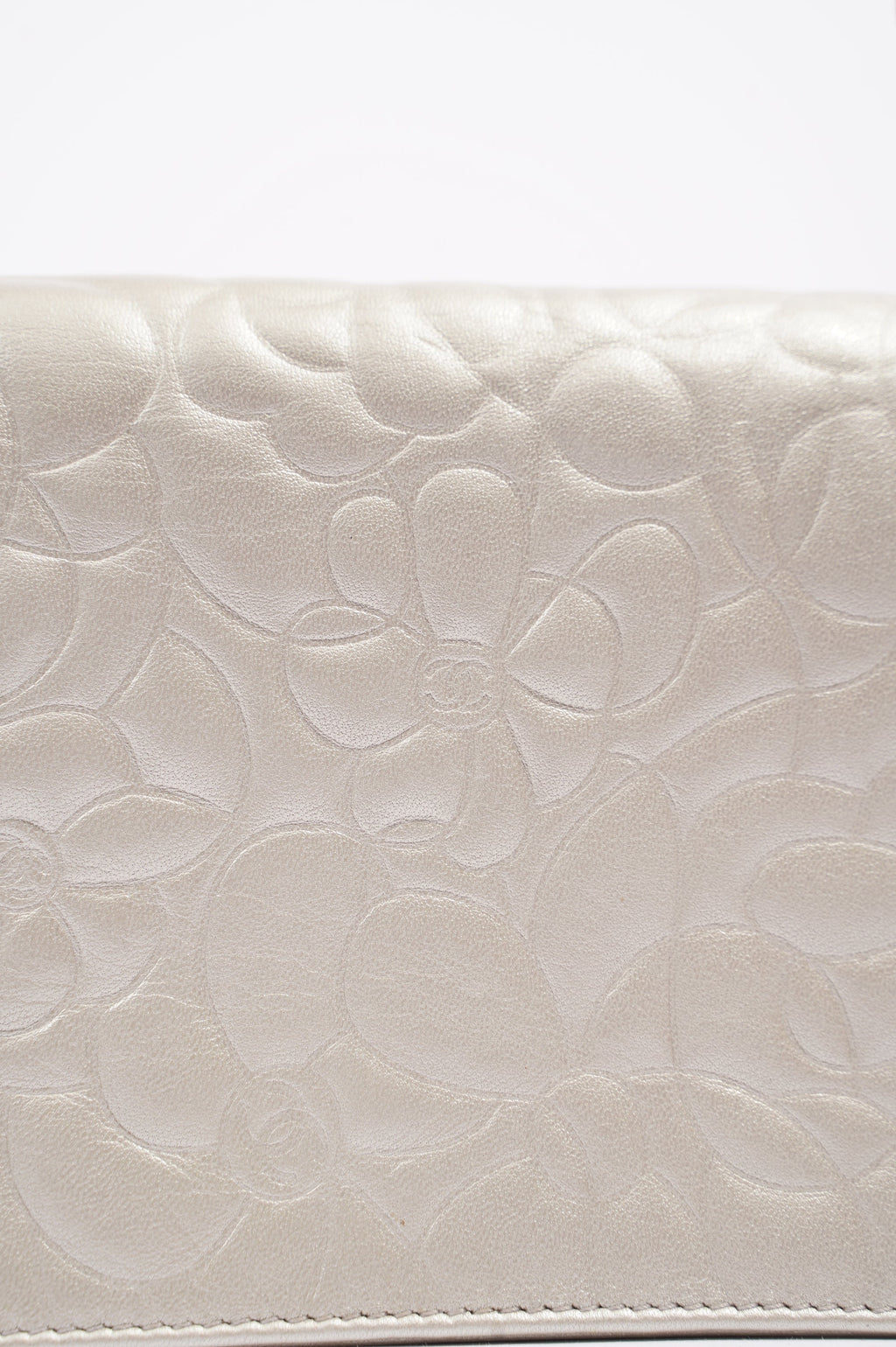 Chanel Womens Vintage Camellia Silver Lambskin
