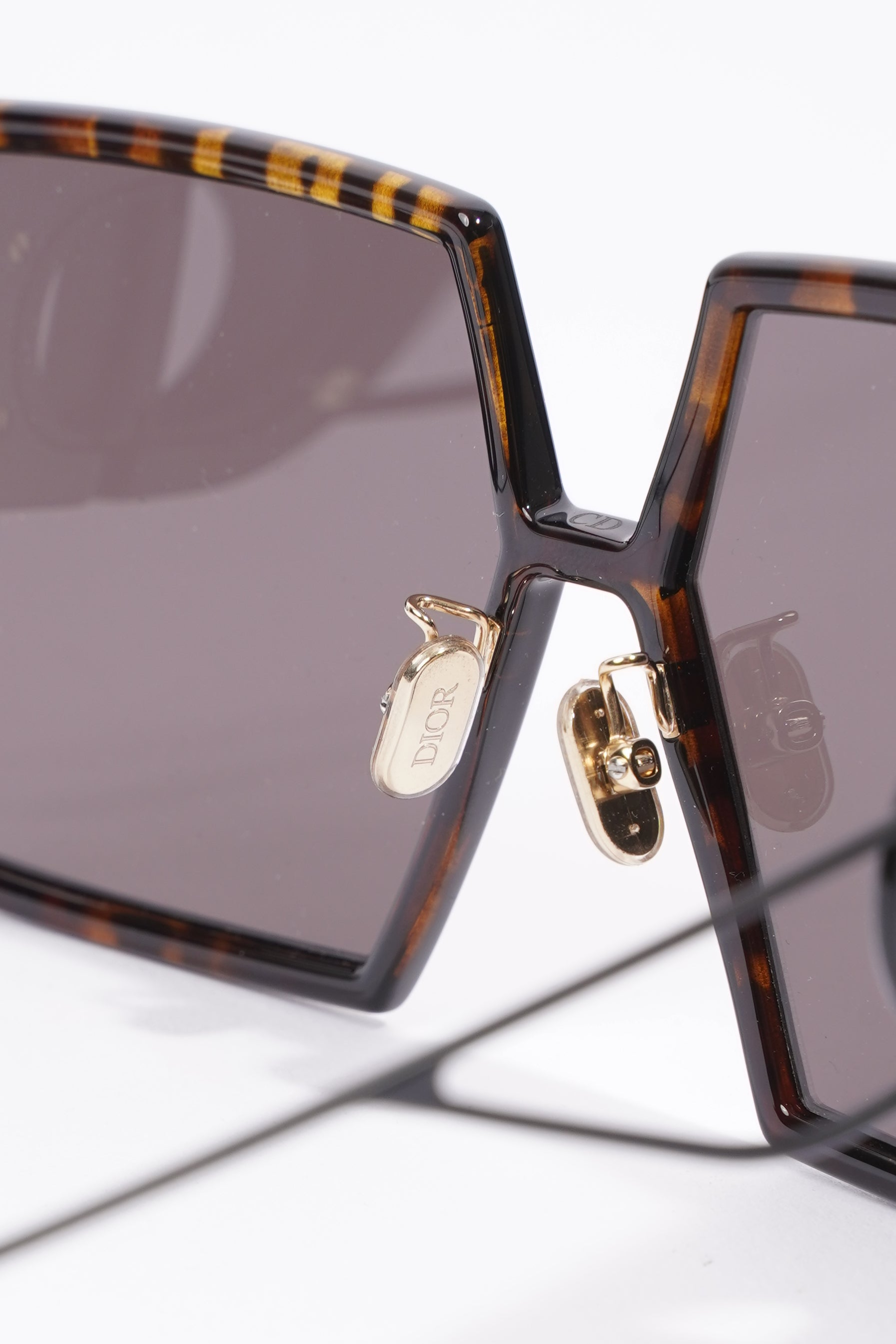 Christian Dior Womens 30 Montaigne Sunglasses Tortoise 130