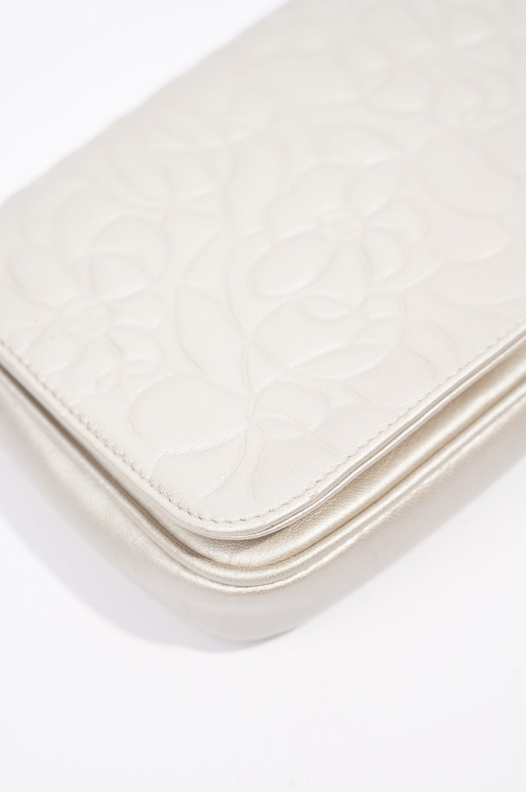 Chanel Womens Vintage Camellia Silver Lambskin