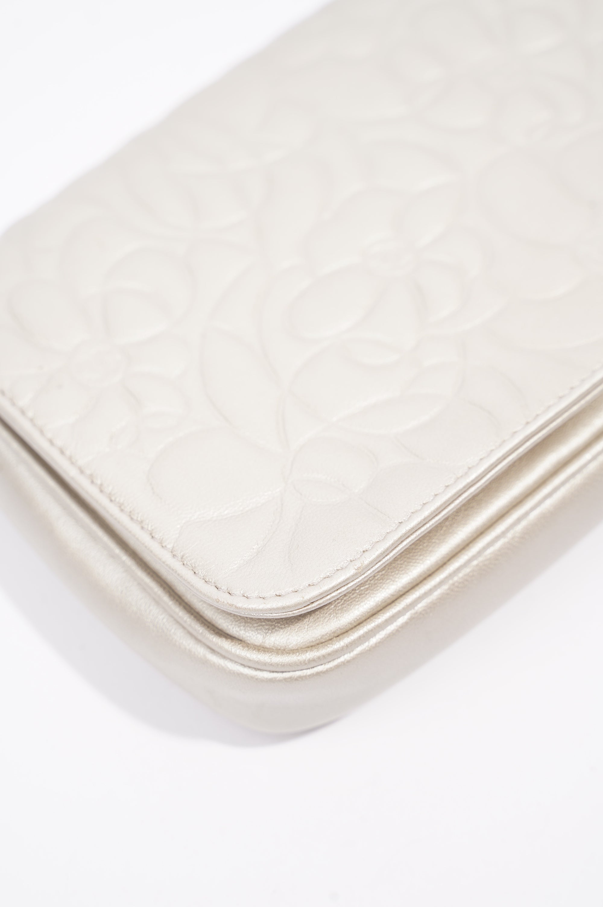 Chanel Womens Vintage Camellia Silver Lambskin