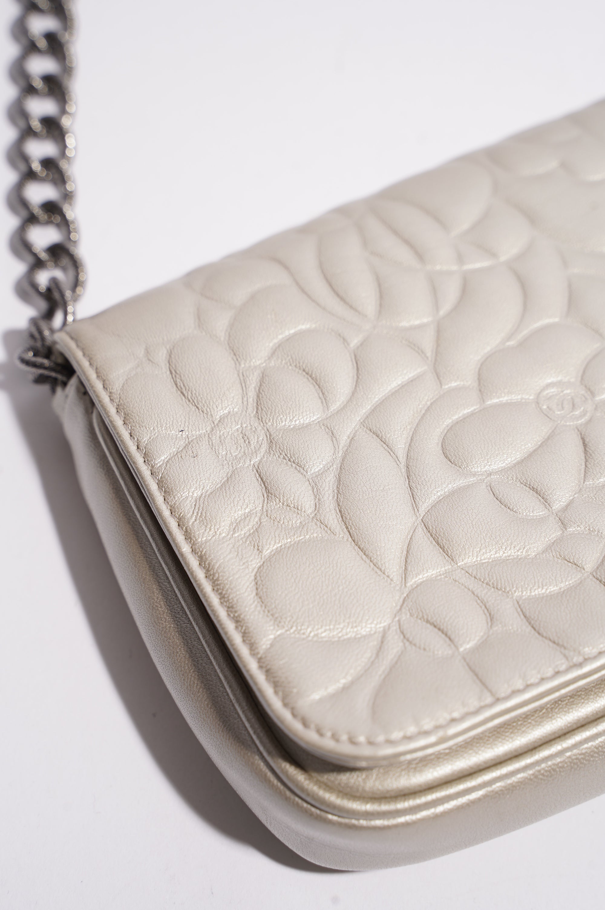 Chanel Womens Vintage Camellia Silver Lambskin